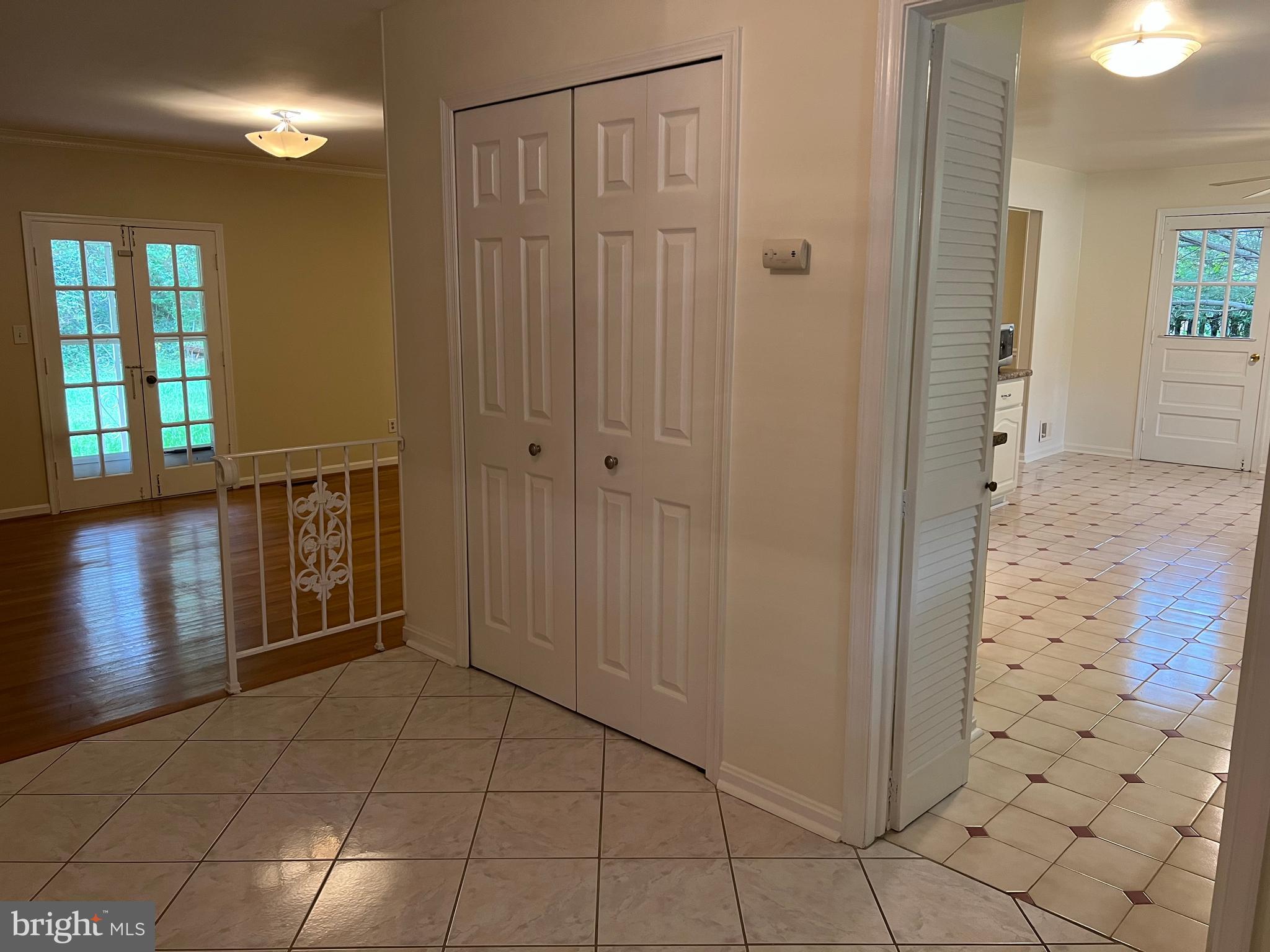 LAKEVALE ESTATES - Residential Lease