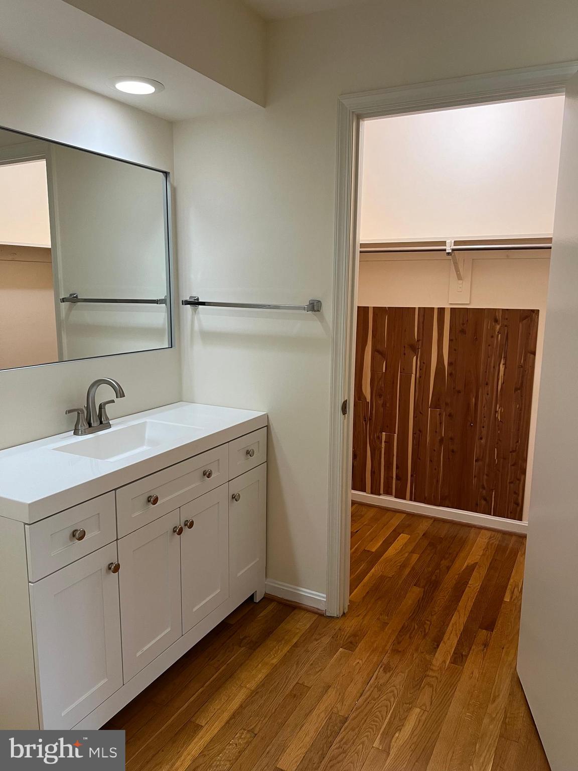 LAKEVALE ESTATES - Residential Lease