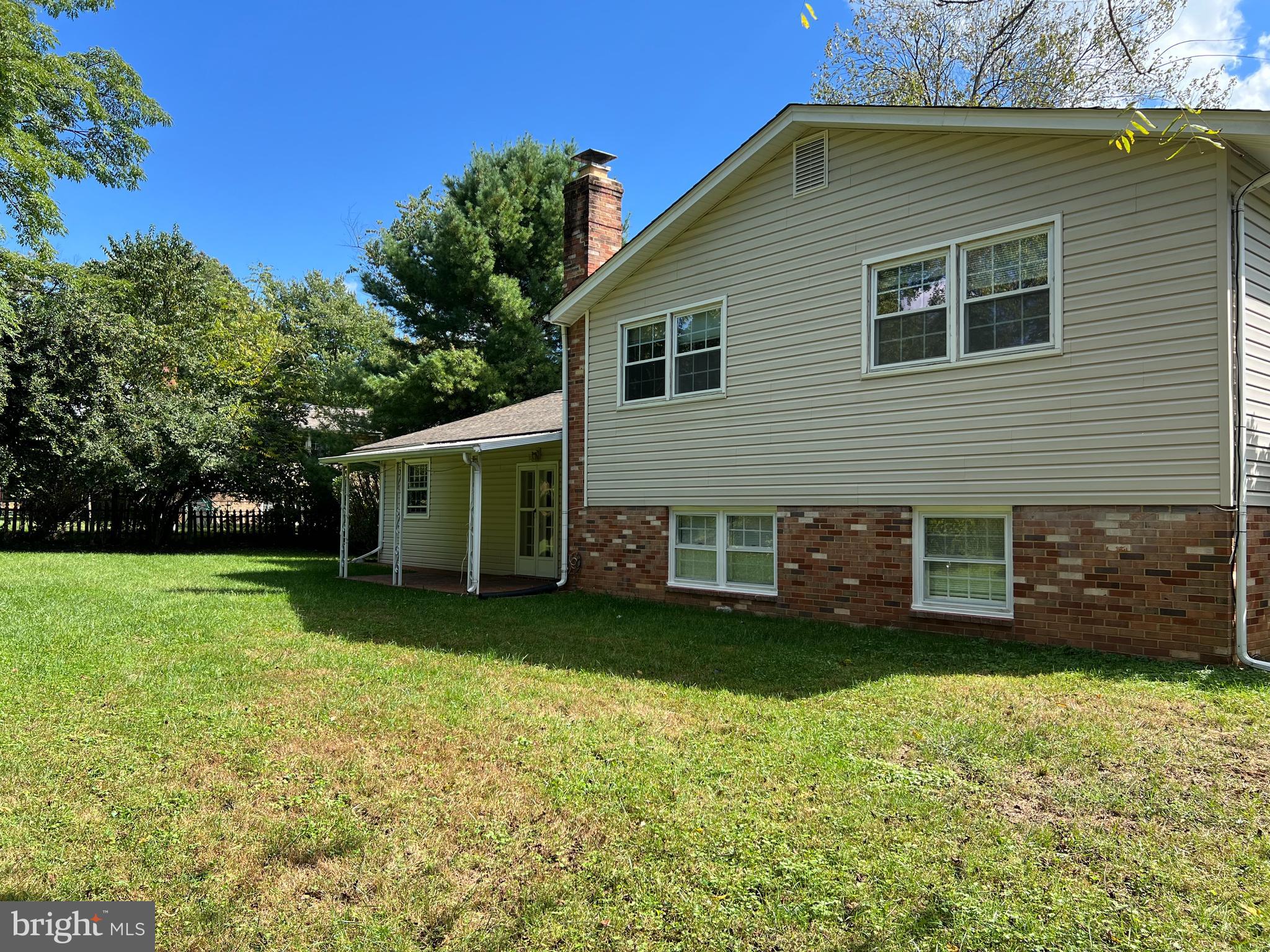 LAKEVALE ESTATES - Residential Lease