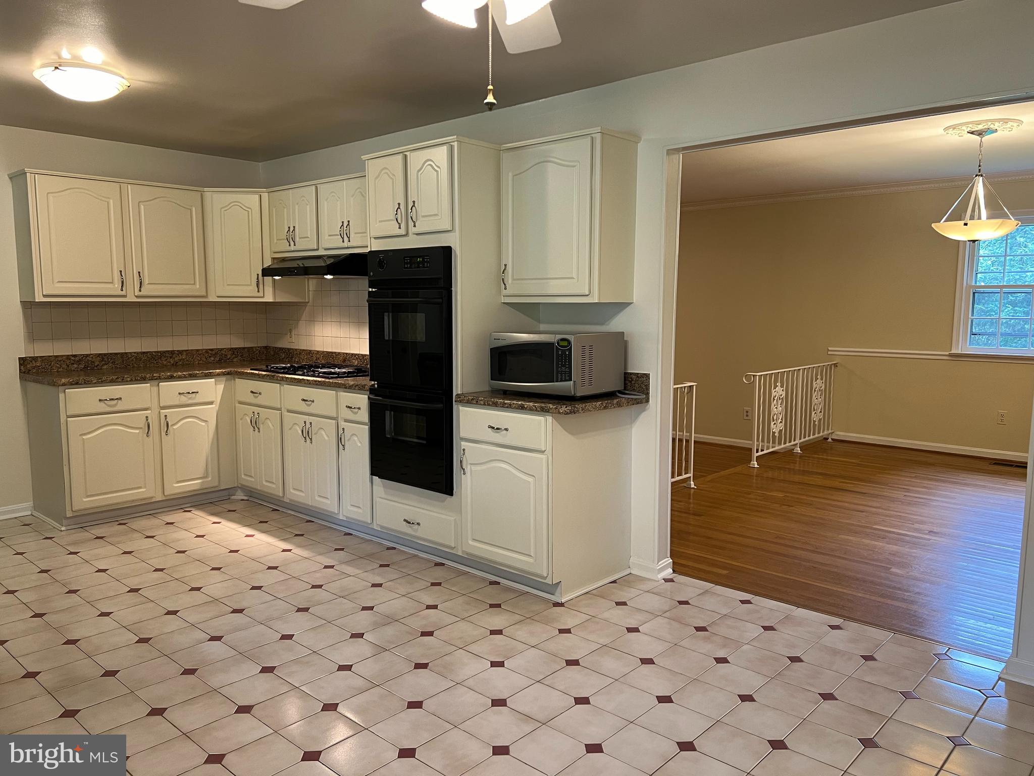 LAKEVALE ESTATES - Residential Lease