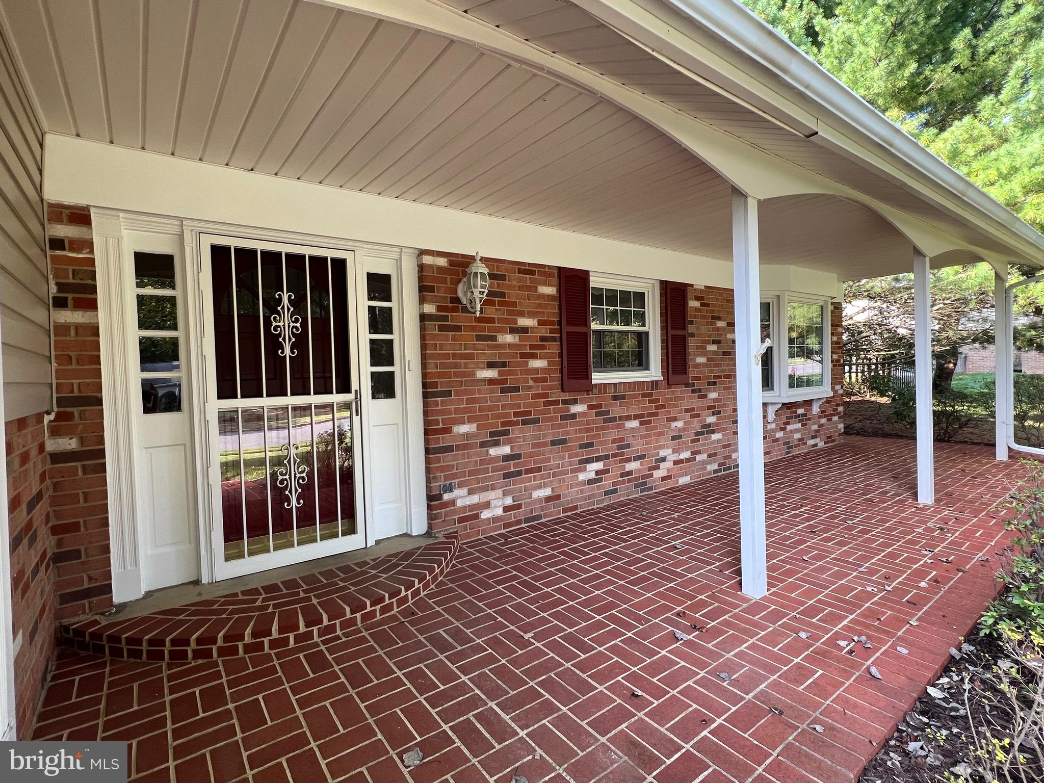 LAKEVALE ESTATES - Residential Lease