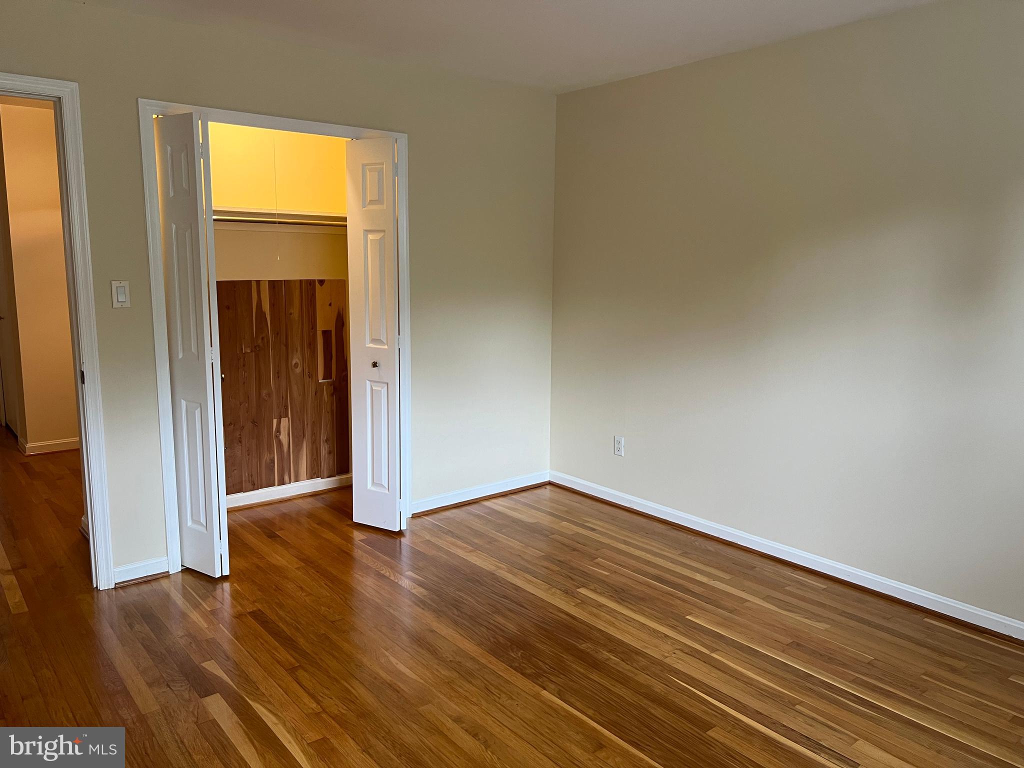 LAKEVALE ESTATES - Residential Lease