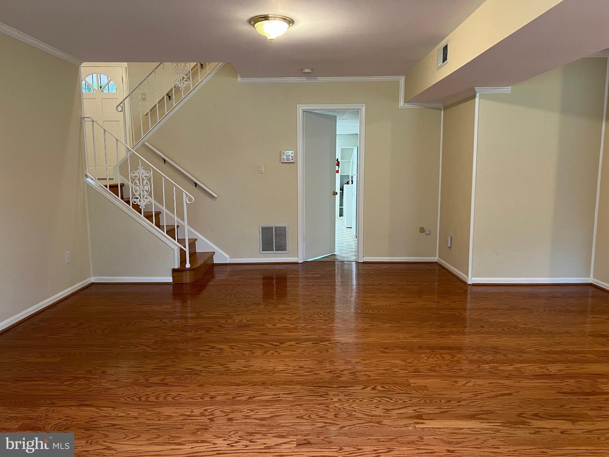 LAKEVALE ESTATES - Residential Lease