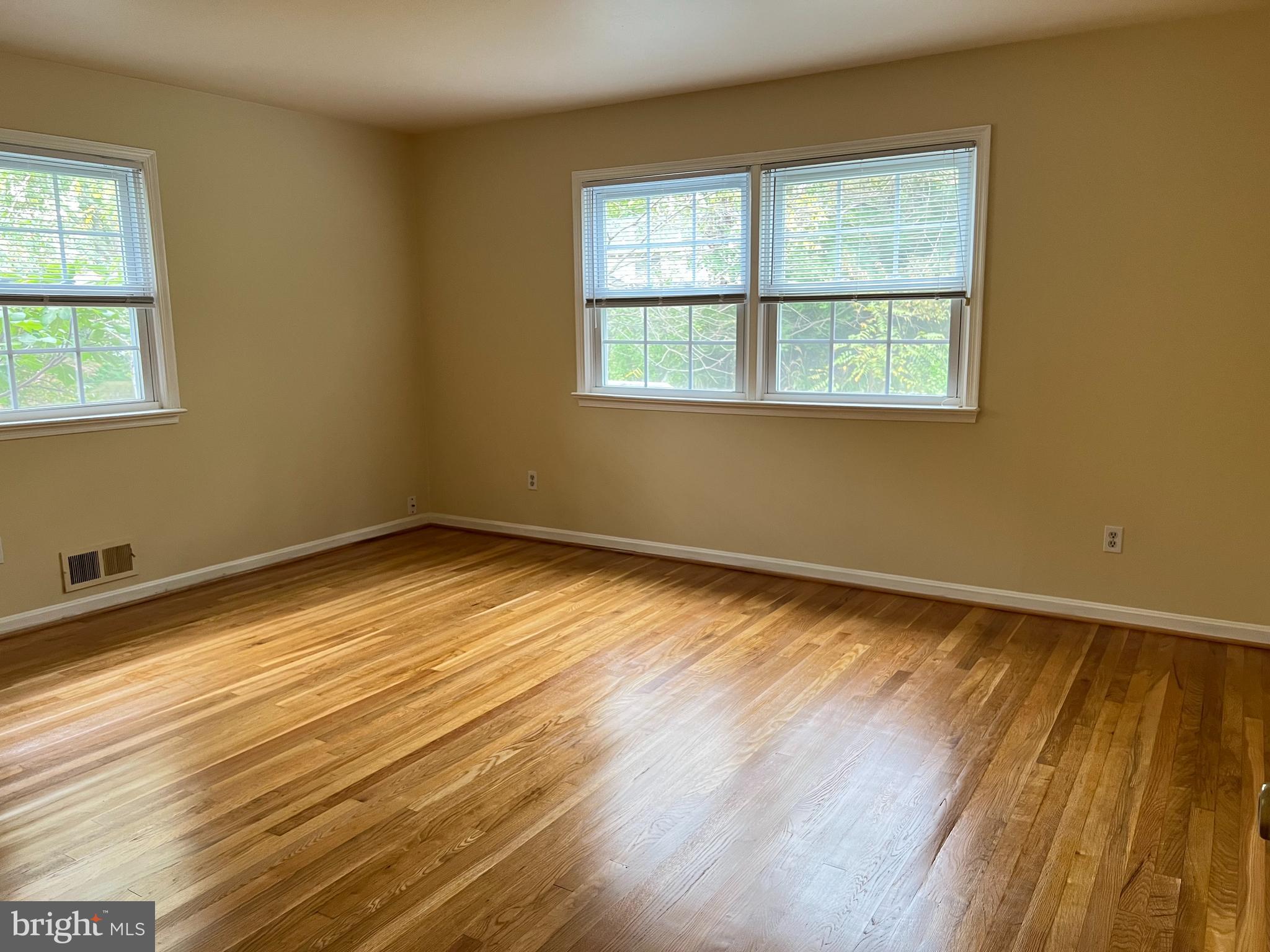 LAKEVALE ESTATES - Residential Lease