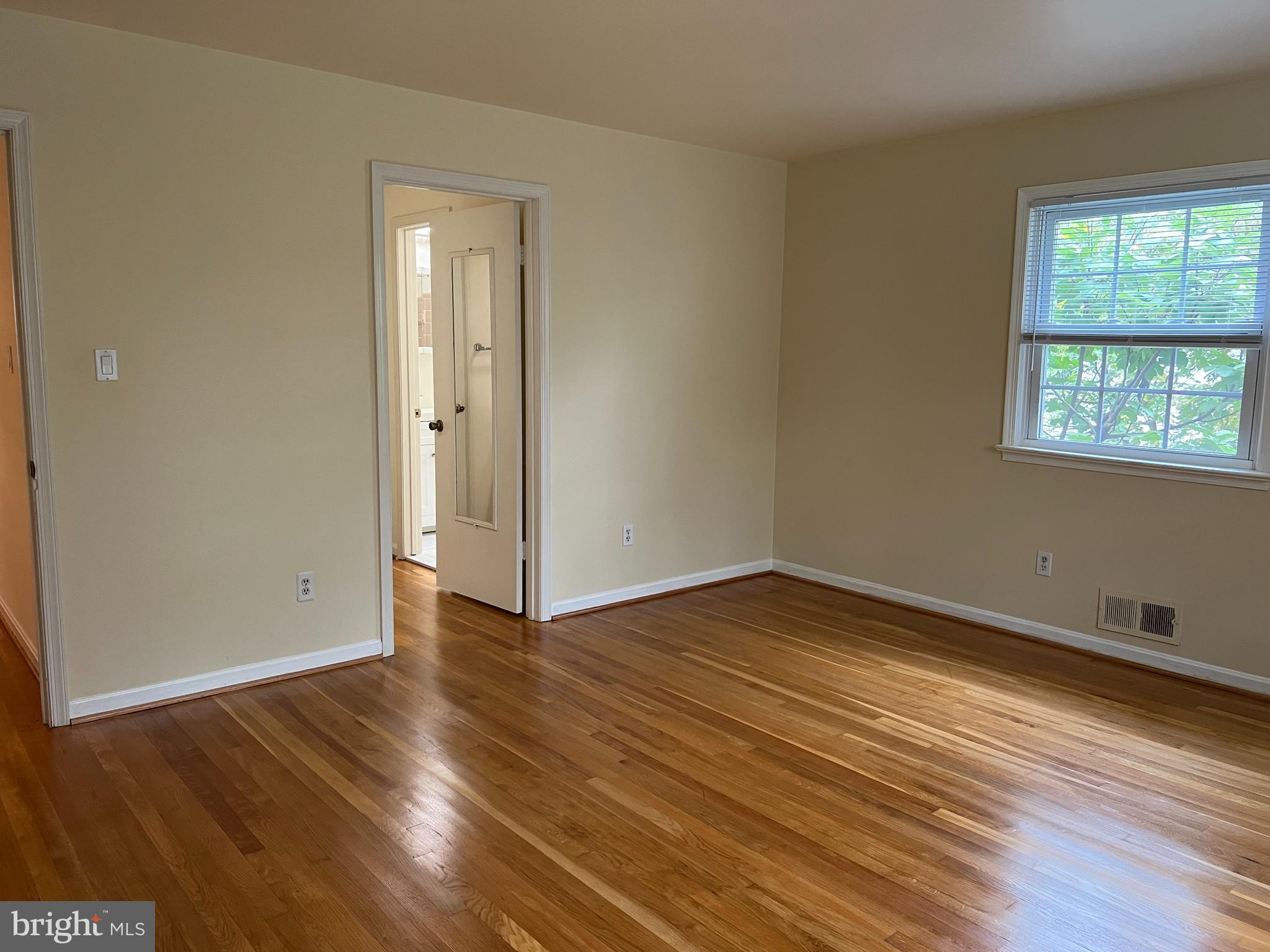 LAKEVALE ESTATES - Residential Lease