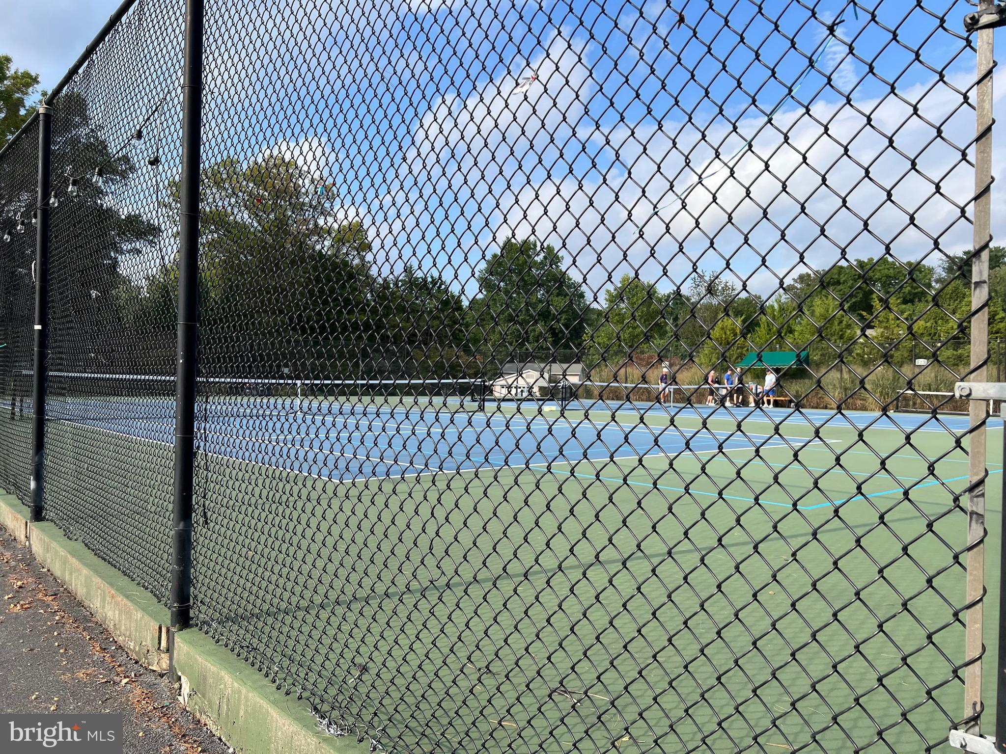 LAKEVALE ESTATES - Residential Lease