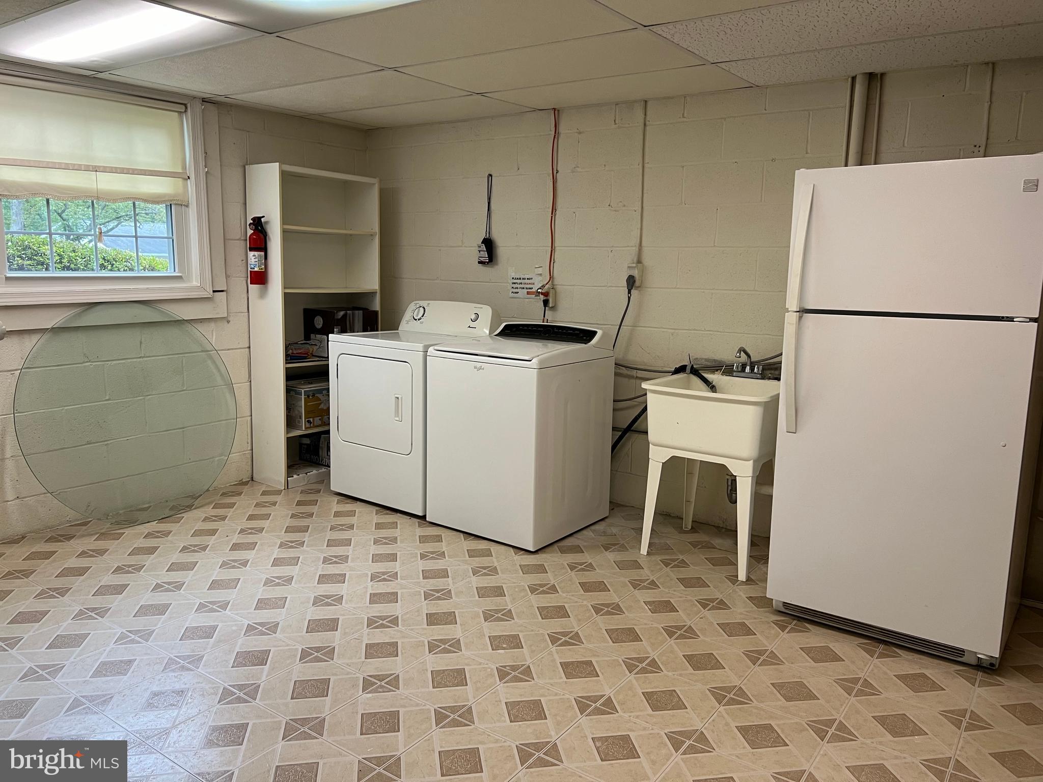 LAKEVALE ESTATES - Residential Lease