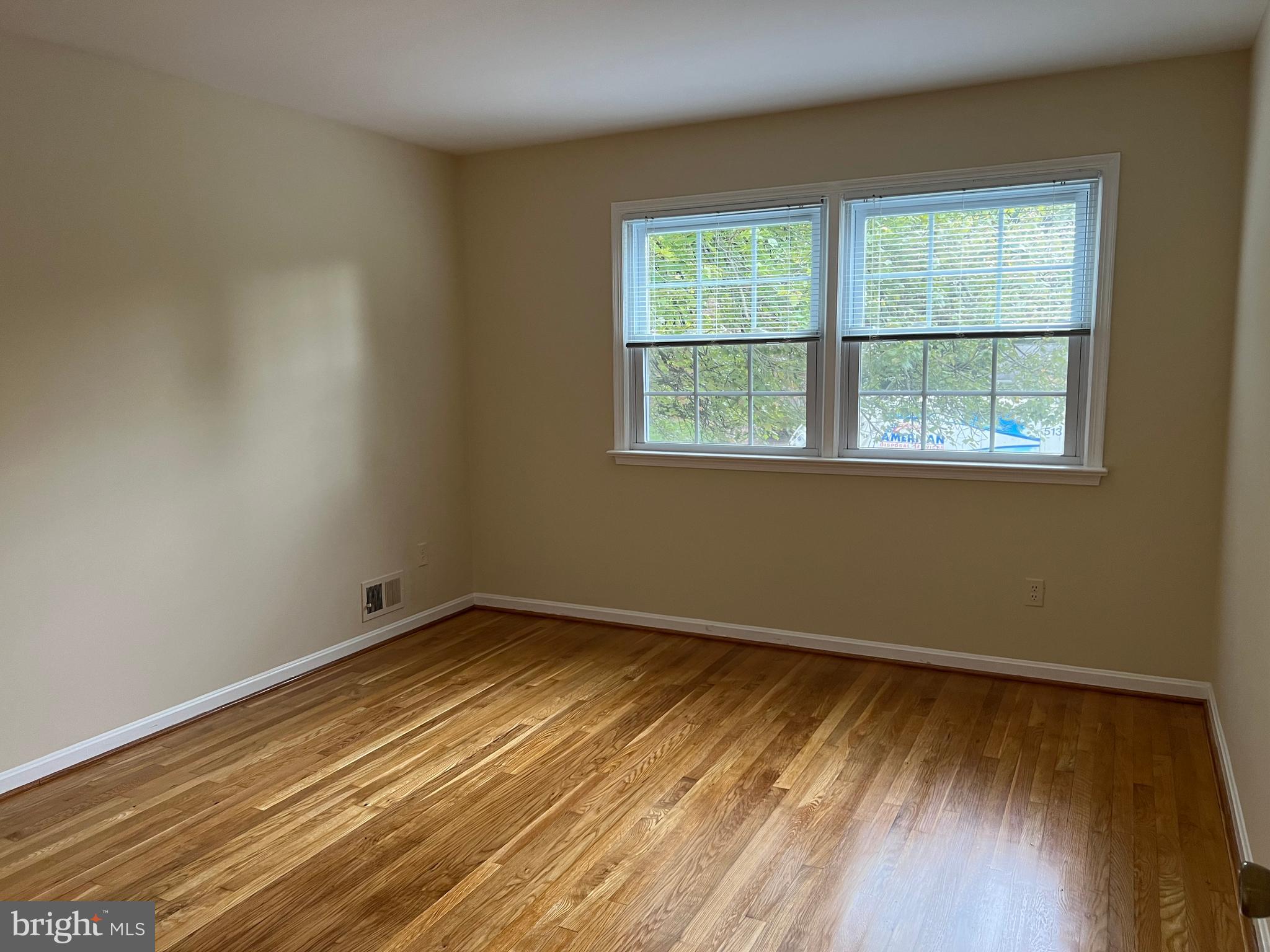 LAKEVALE ESTATES - Residential Lease