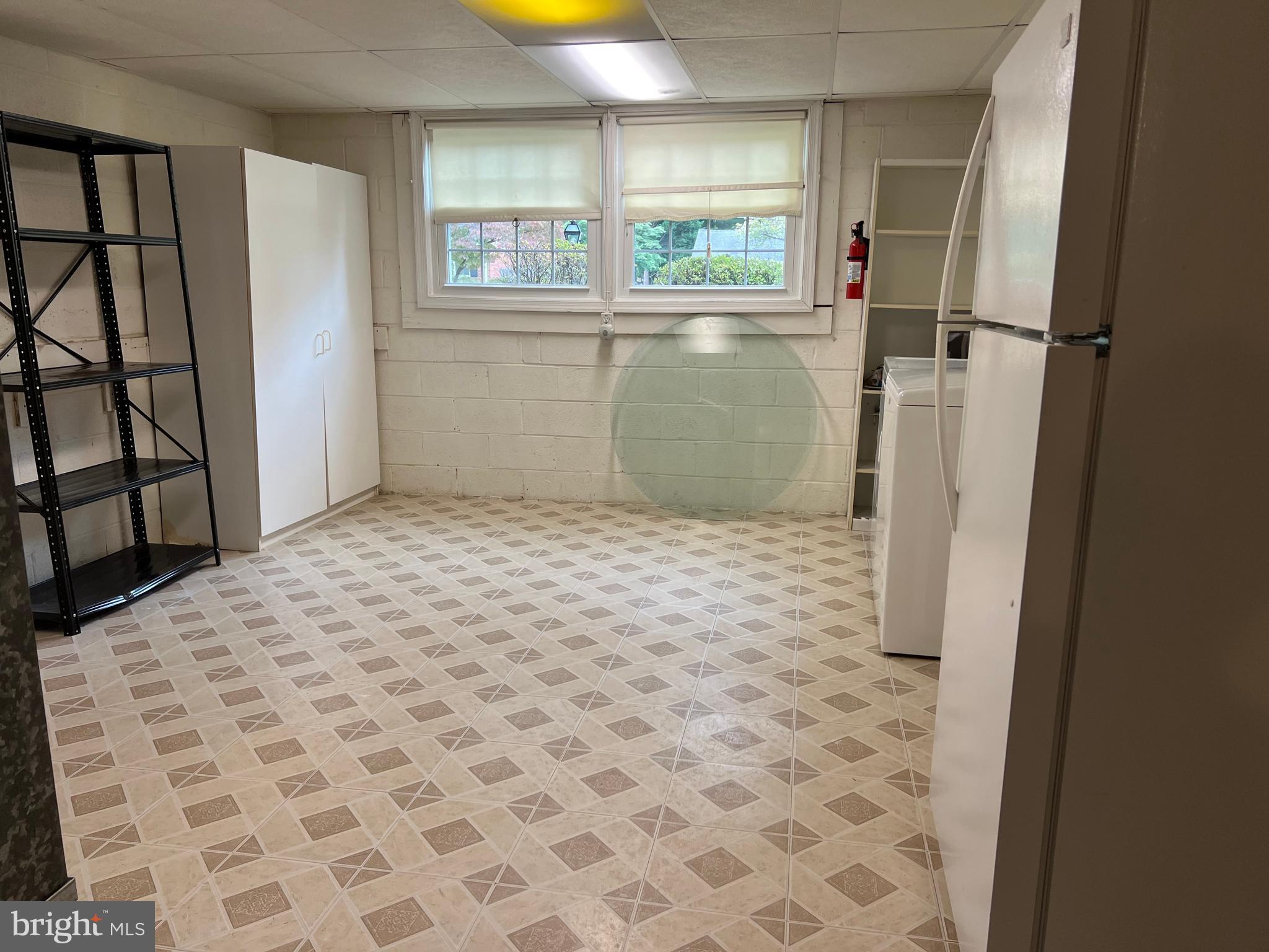 LAKEVALE ESTATES - Residential Lease