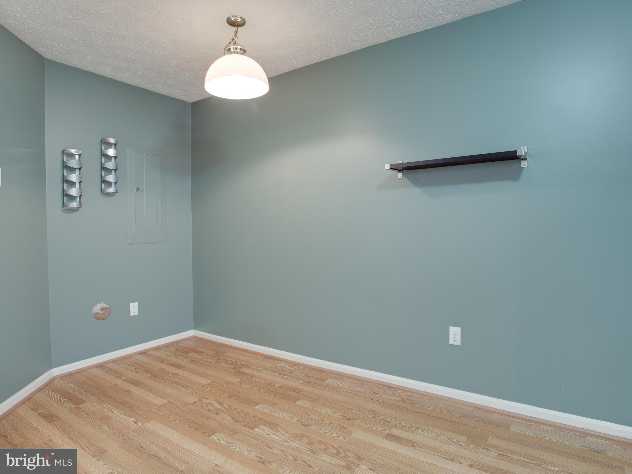 ANNAPOLIS OVERLOOK - Residential