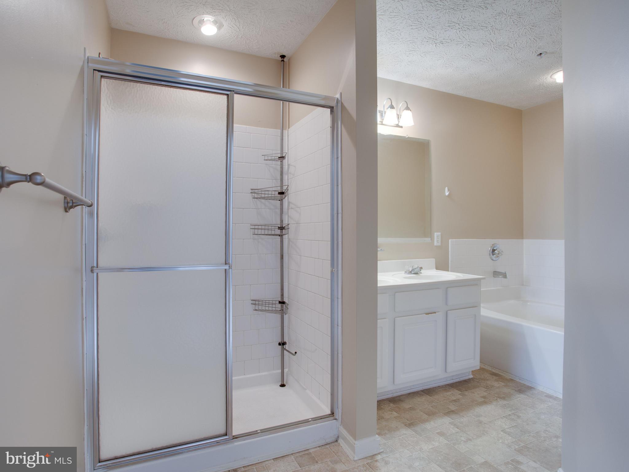 ANNAPOLIS OVERLOOK - Residential