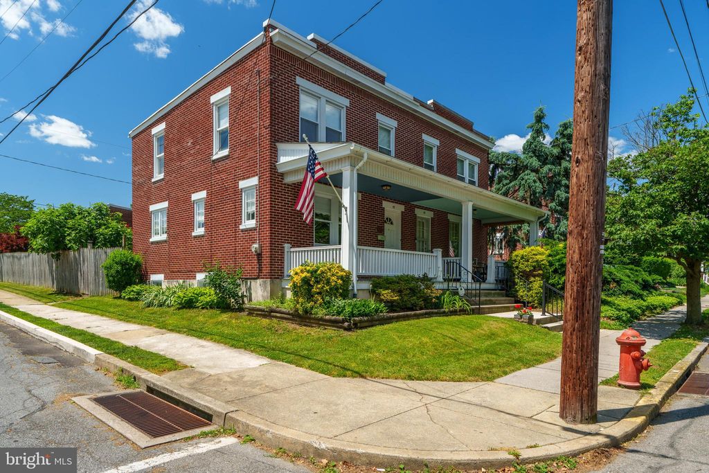 Photo of 82 S Pearl Street, Lancaster, PA 17603 (MLS # PALA2051834)