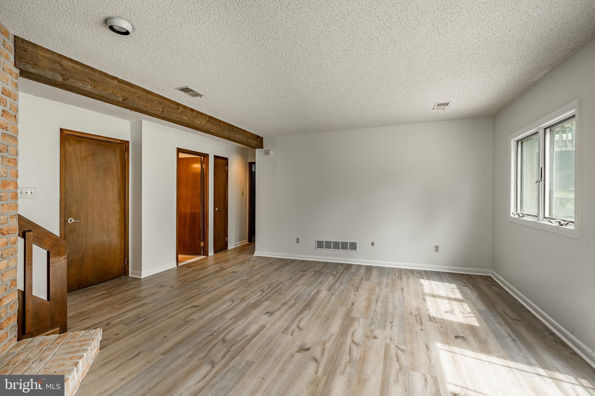 RADNOR HUNT - Residential