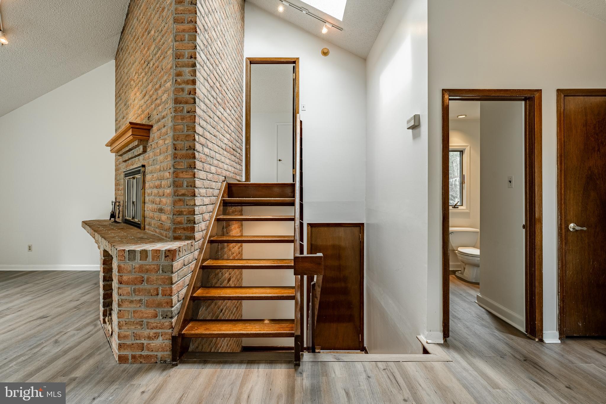 RADNOR HUNT - Residential