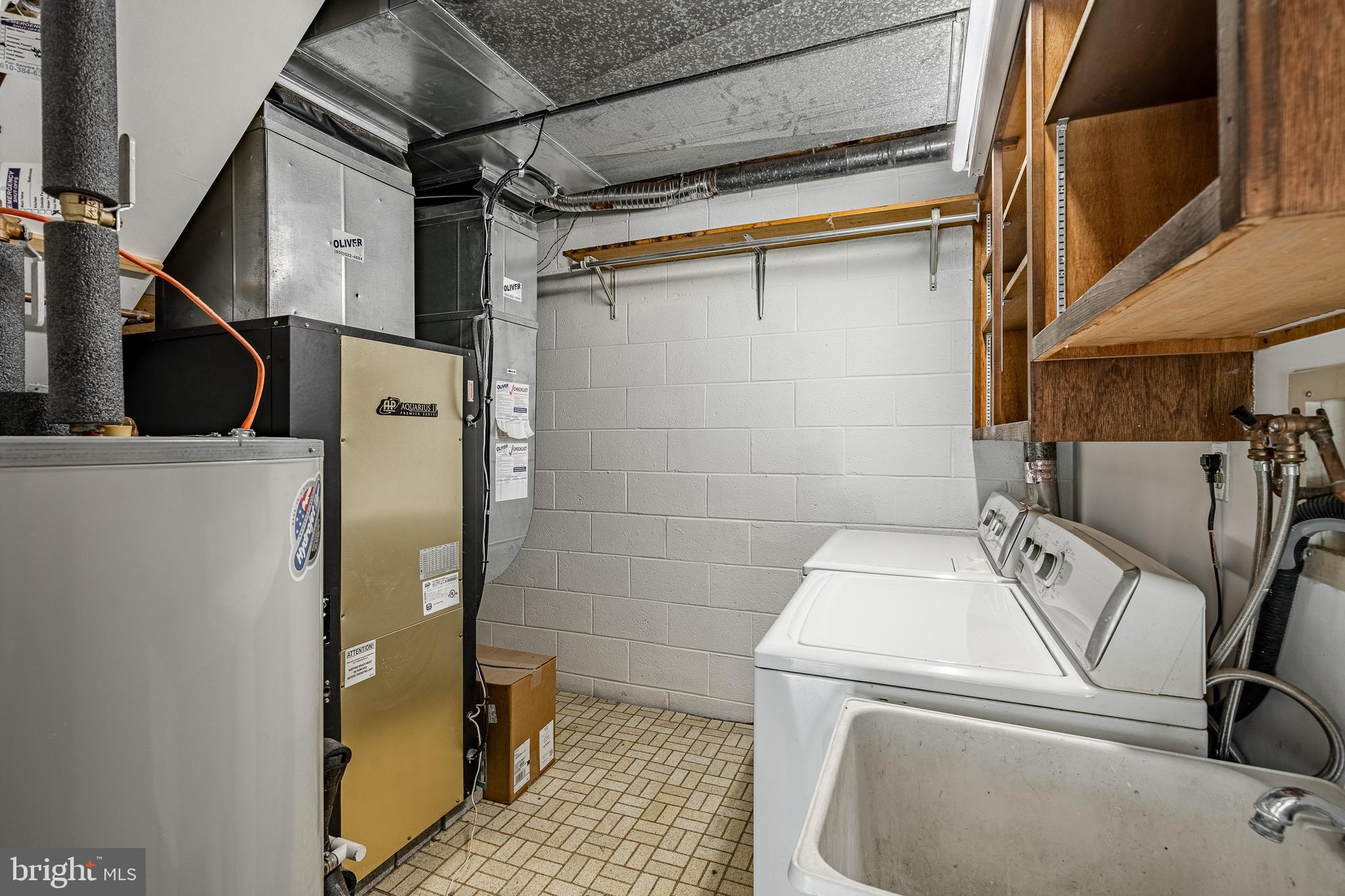 RADNOR HUNT - Residential