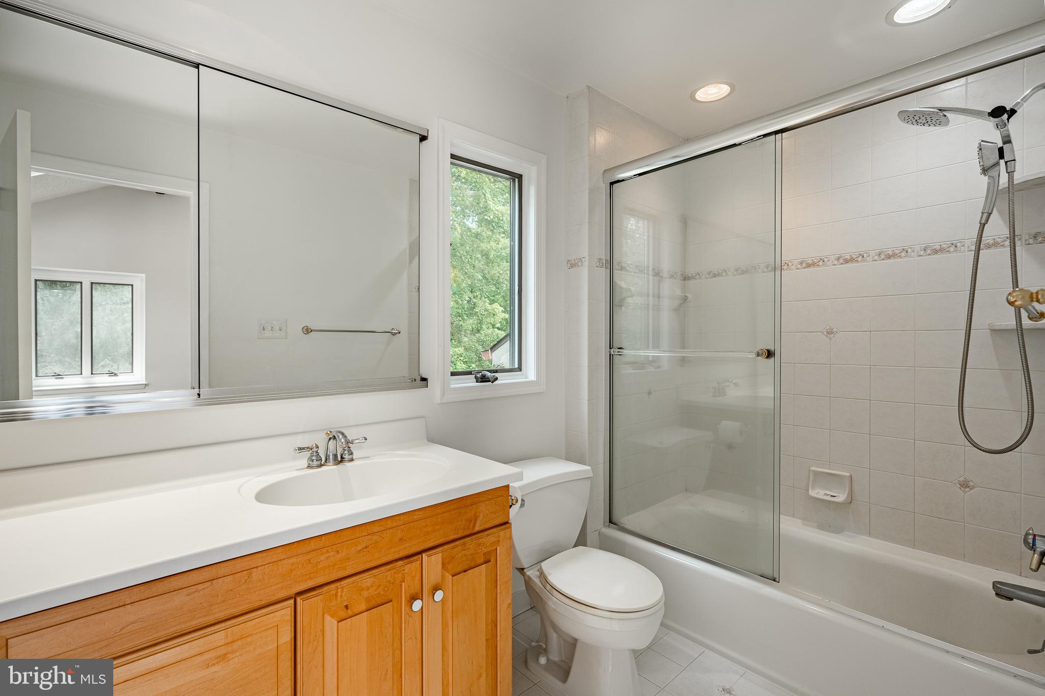 RADNOR HUNT - Residential