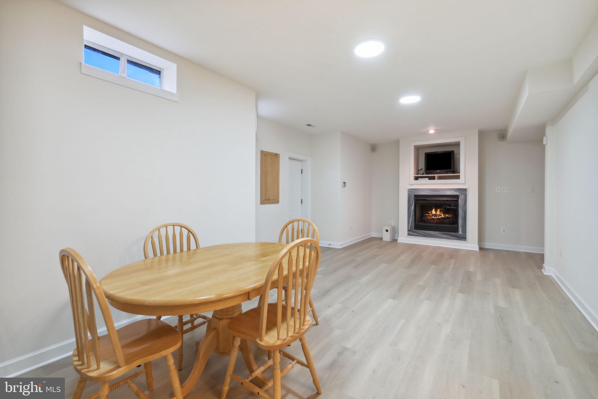 KING FARM WATKINS POND - Residential