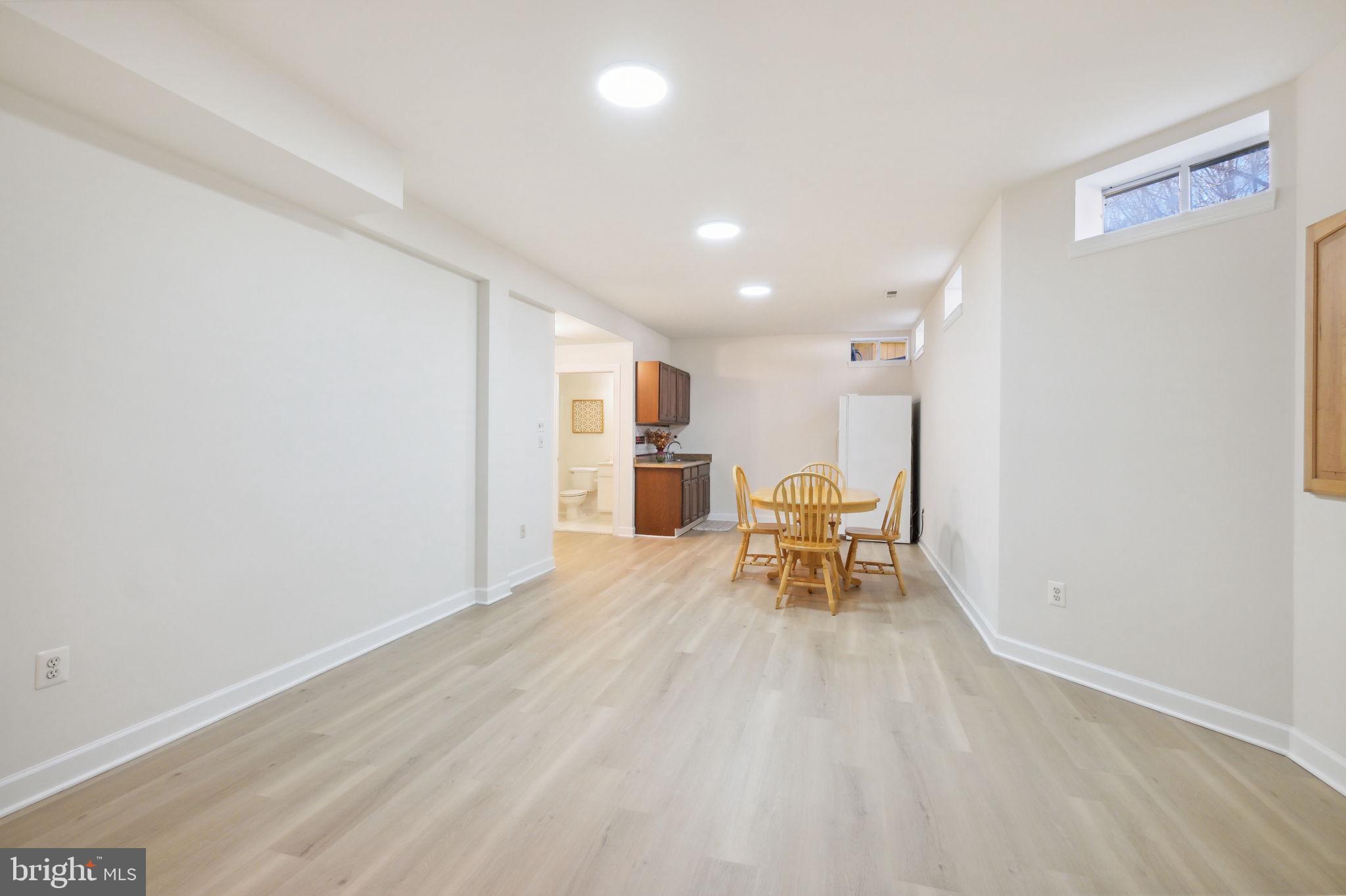 KING FARM WATKINS POND - Residential