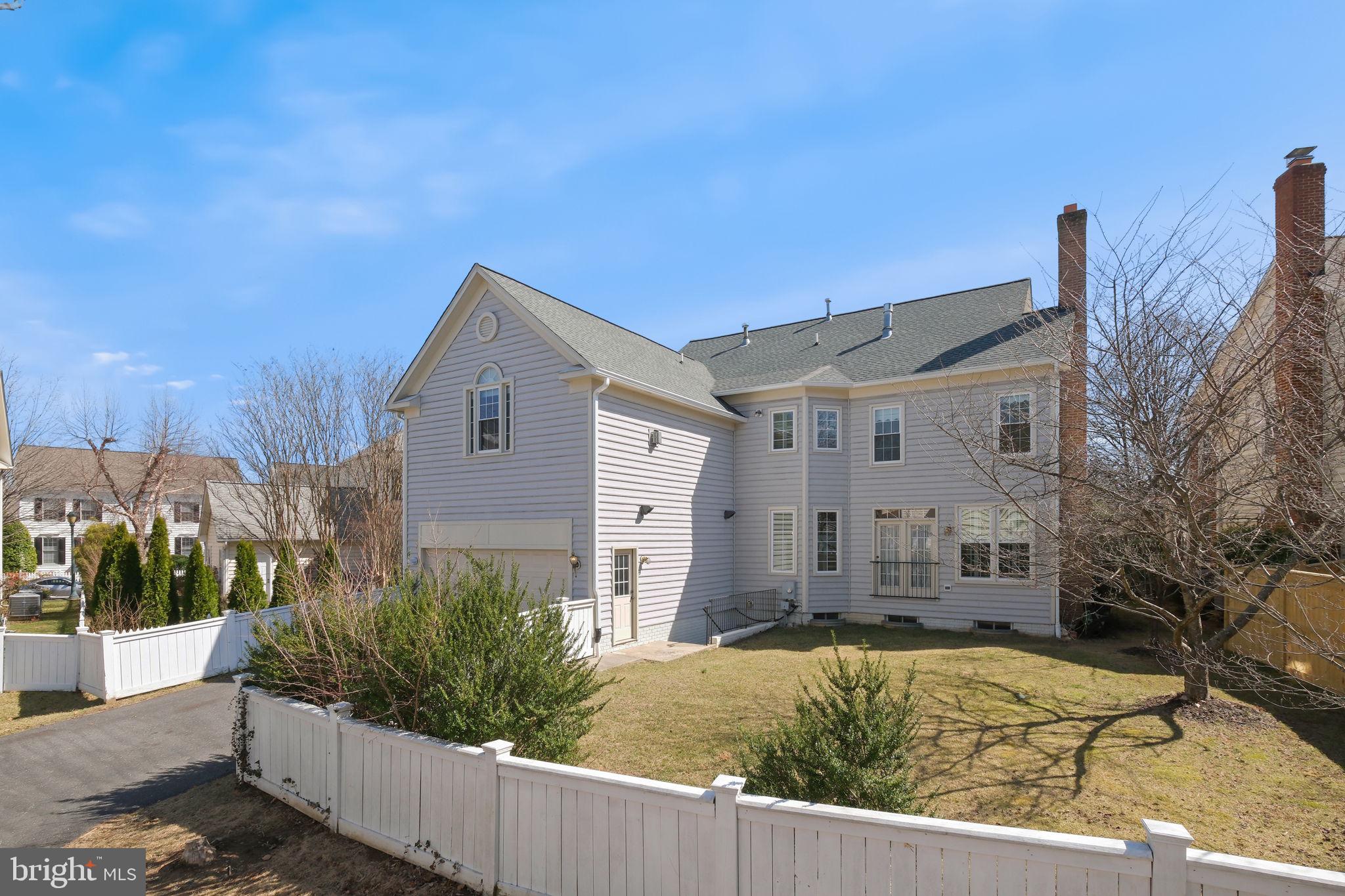 KING FARM WATKINS POND - Residential