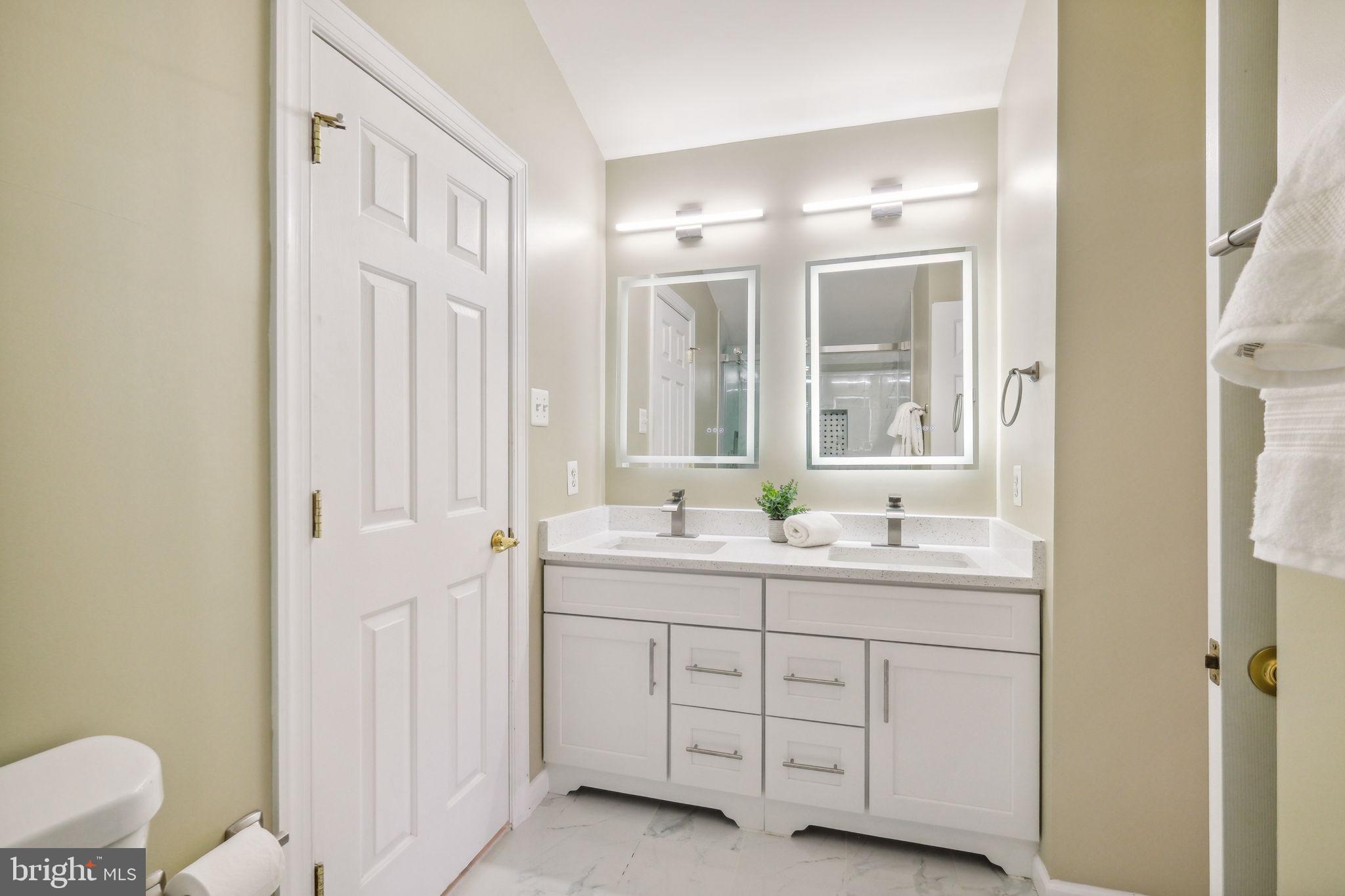 KING FARM WATKINS POND - Residential