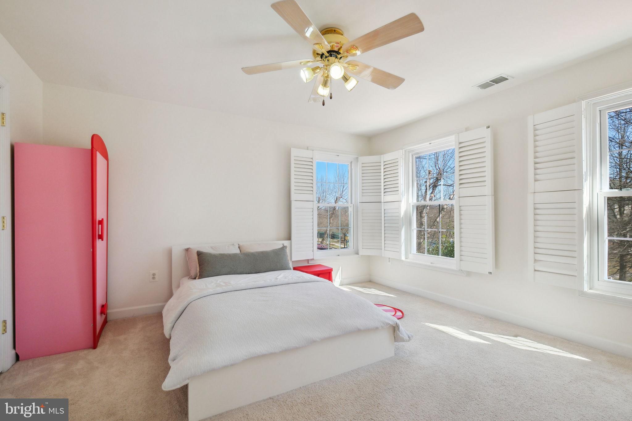 KING FARM WATKINS POND - Residential