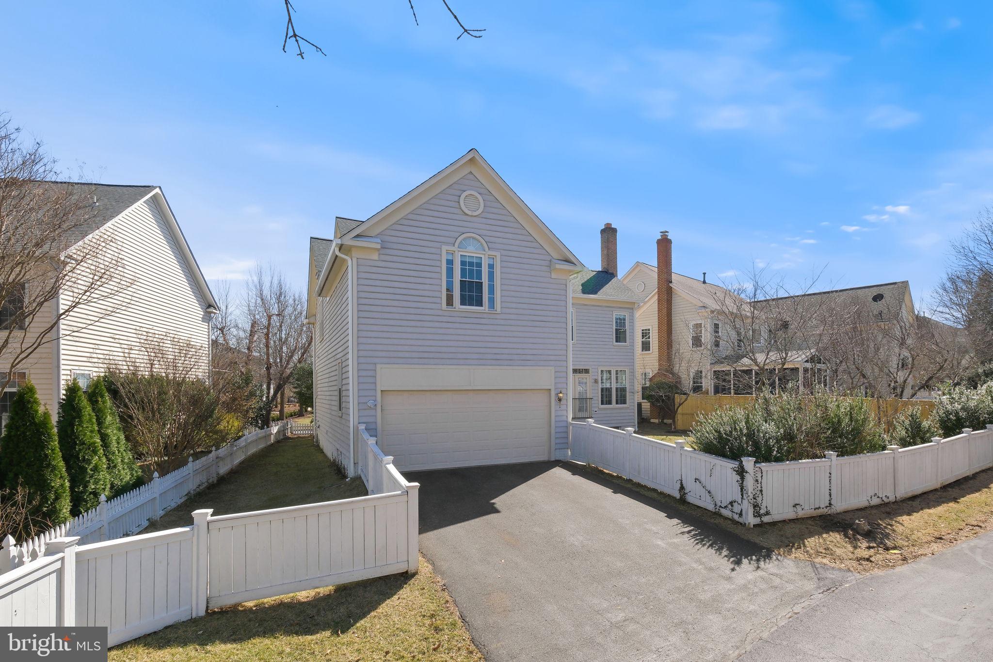 KING FARM WATKINS POND - Residential