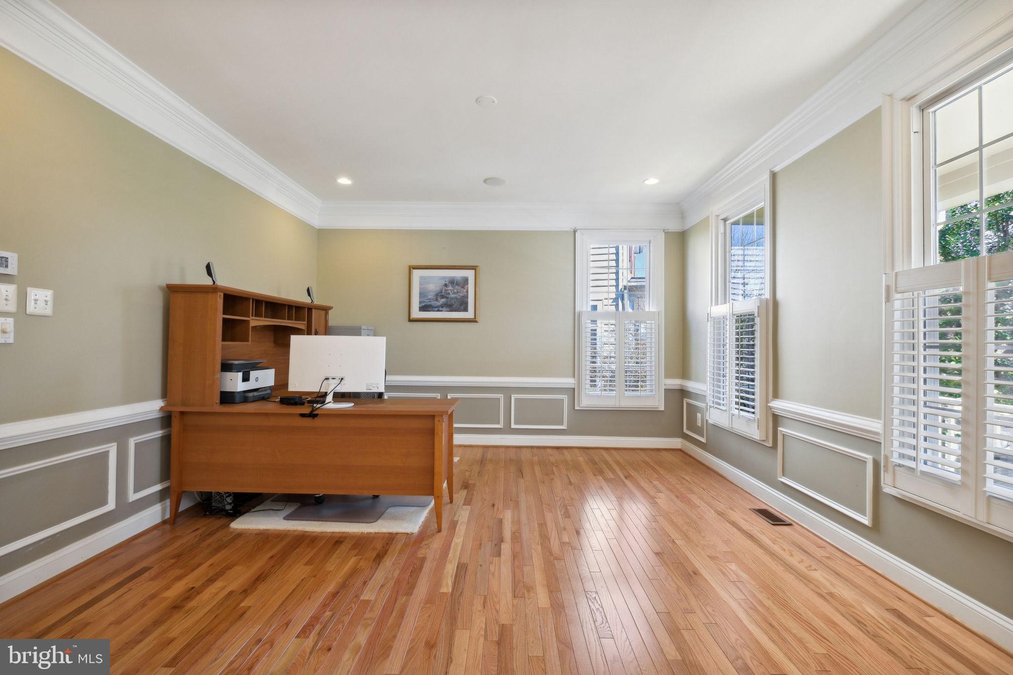 KING FARM WATKINS POND - Residential