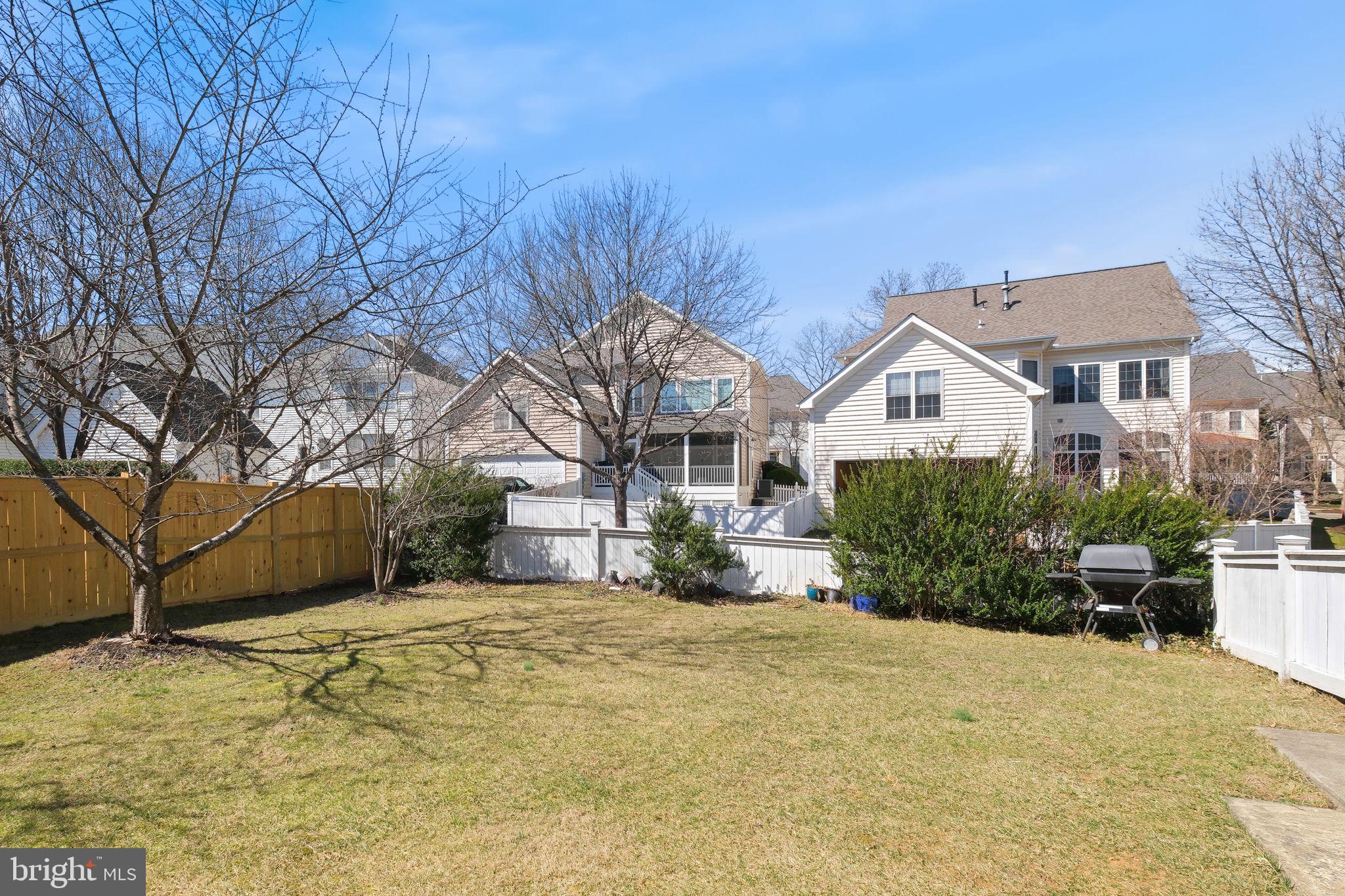 KING FARM WATKINS POND - Residential