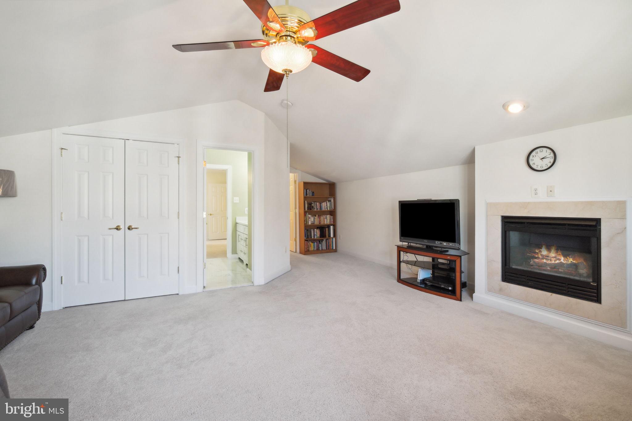 KING FARM WATKINS POND - Residential