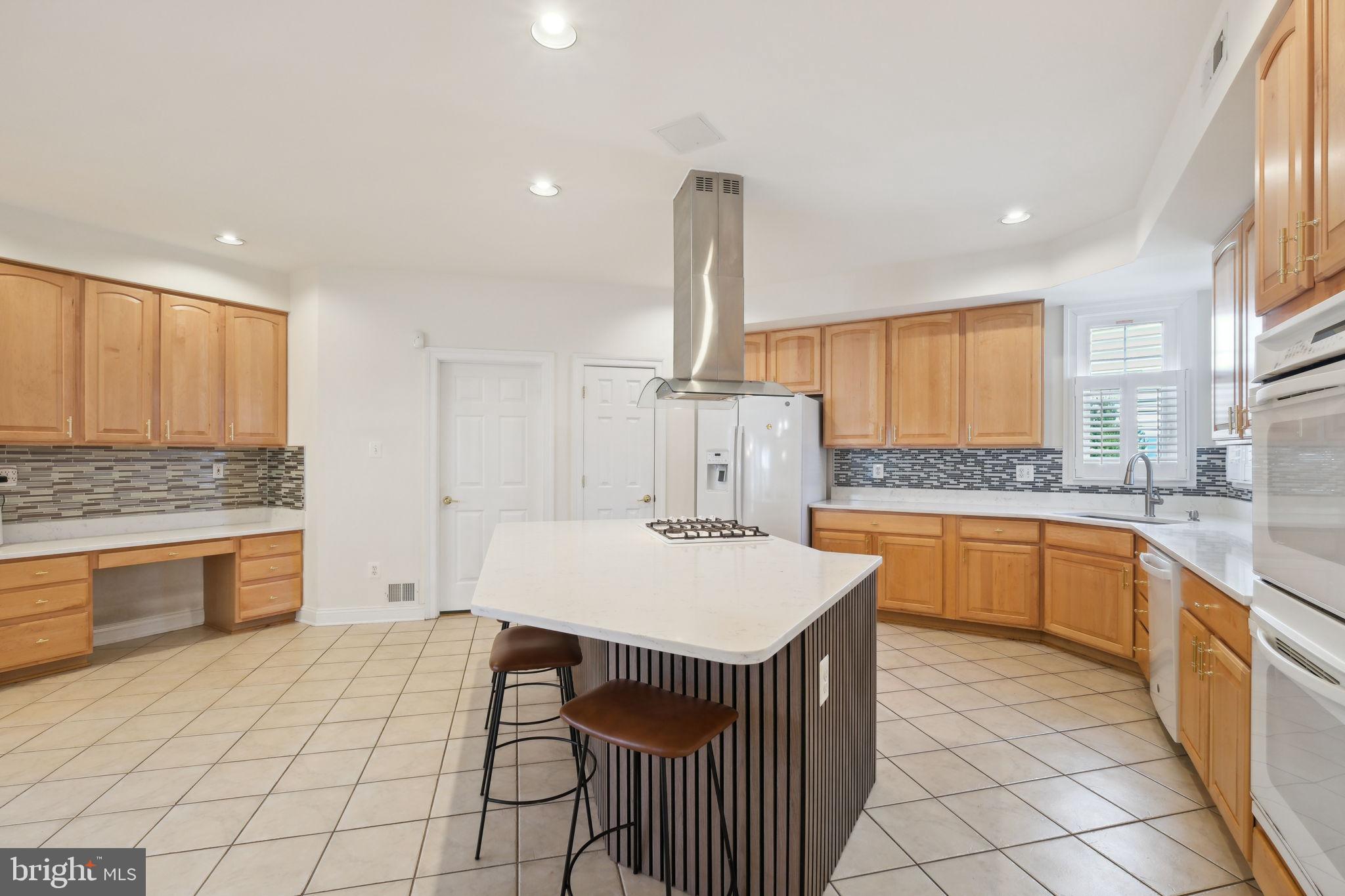 KING FARM WATKINS POND - Residential