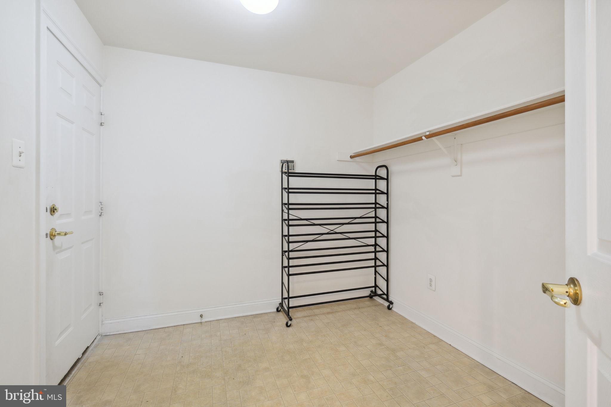 KING FARM WATKINS POND - Residential