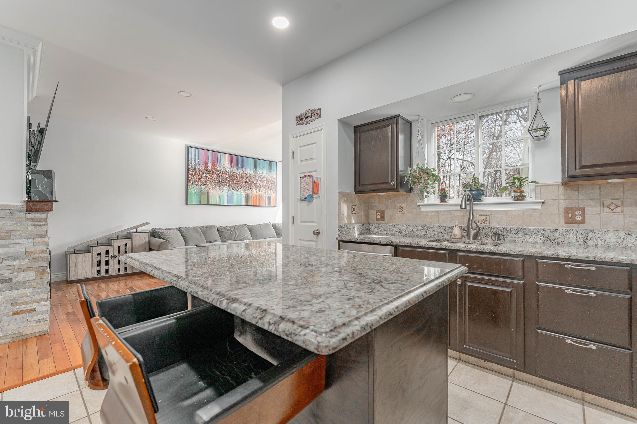 YORKTOWN - Residential