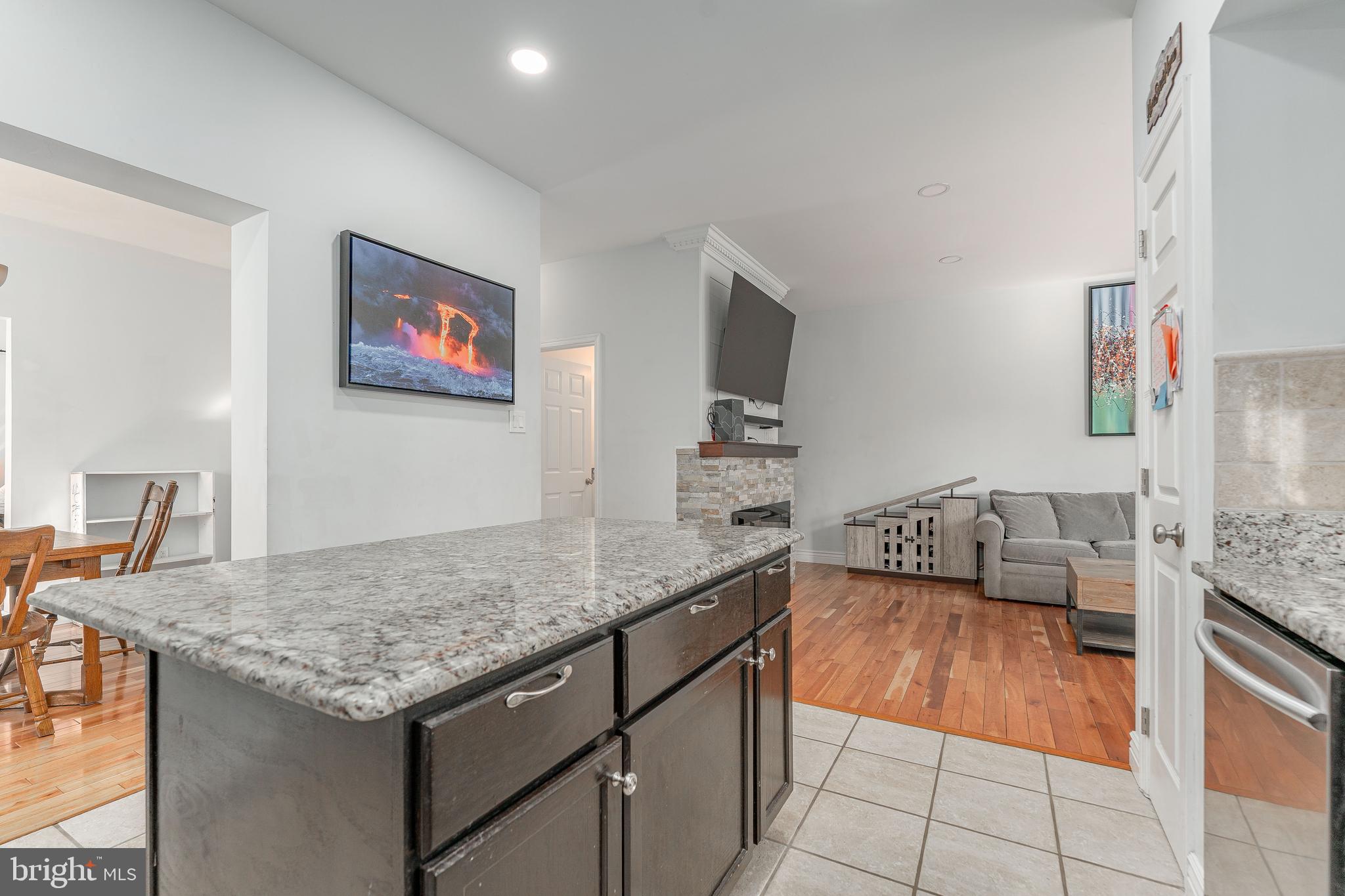 YORKTOWN - Residential