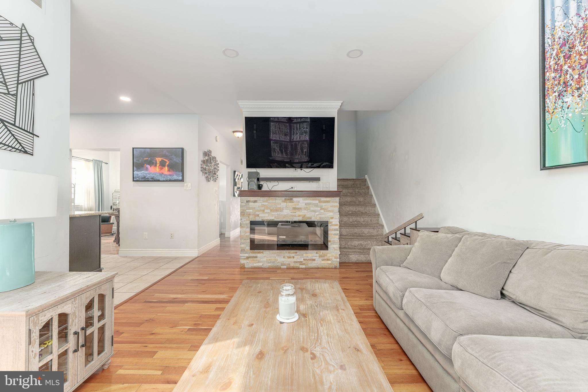 YORKTOWN - Residential