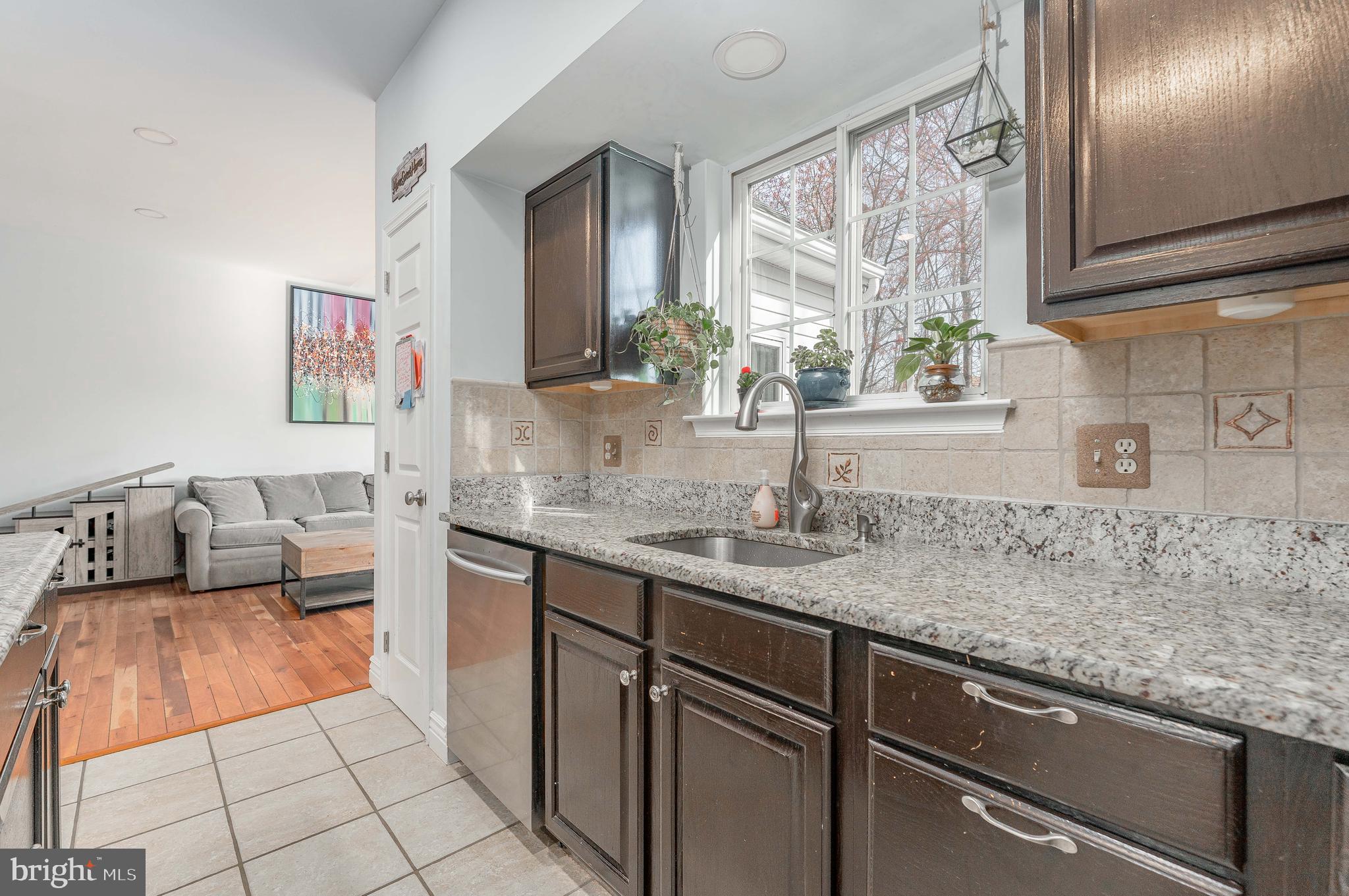 YORKTOWN - Residential