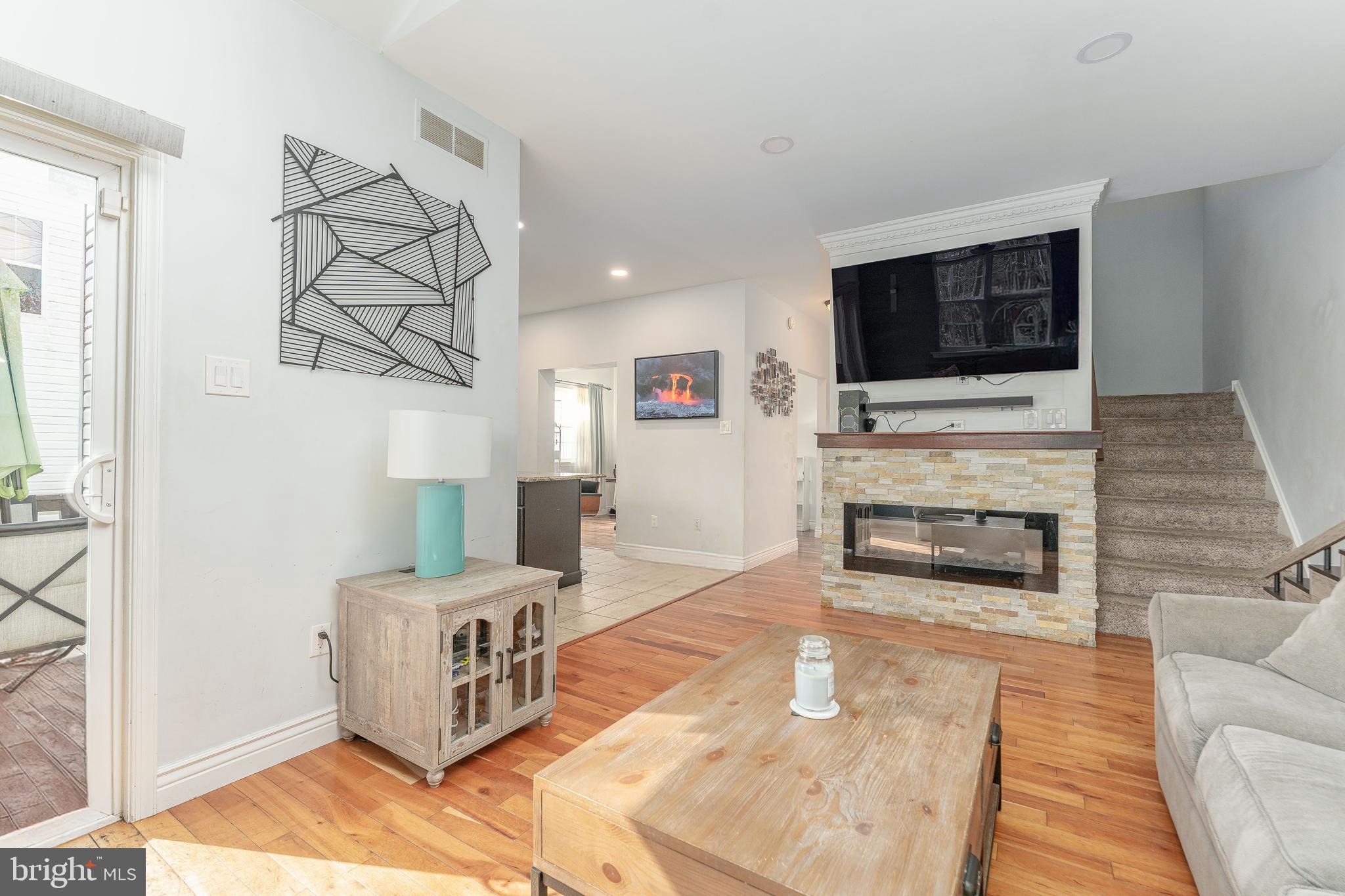 YORKTOWN - Residential