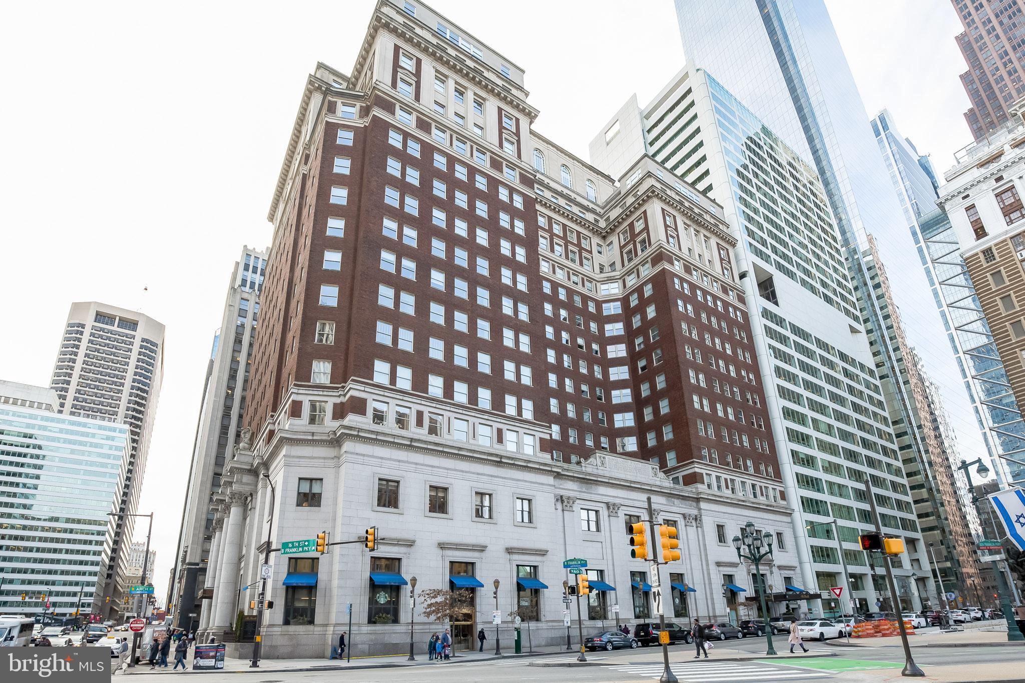 LOGAN SQUARE - Residential