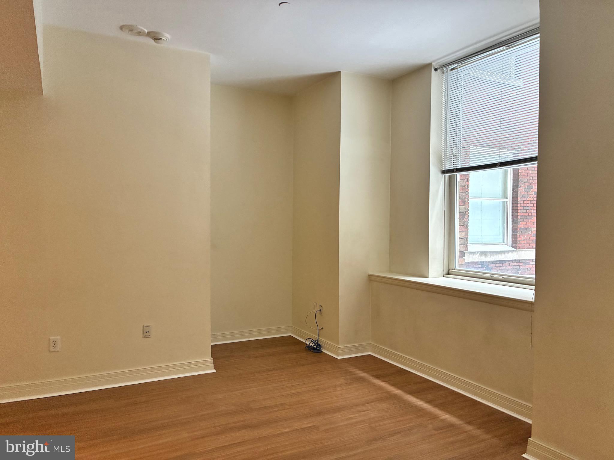 LOGAN SQUARE - Residential