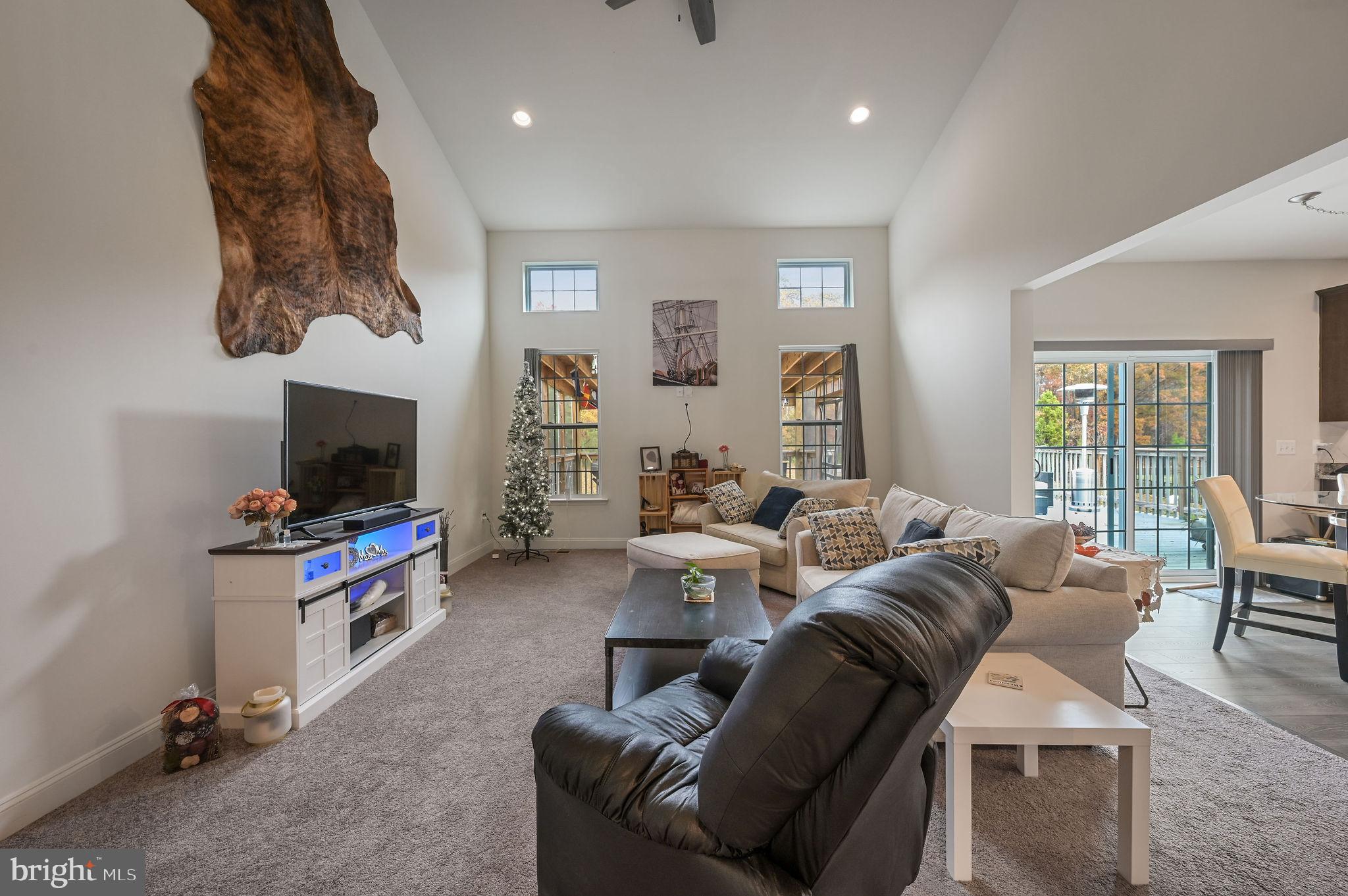 GRIFFITH LAKE ESTATES - Residential