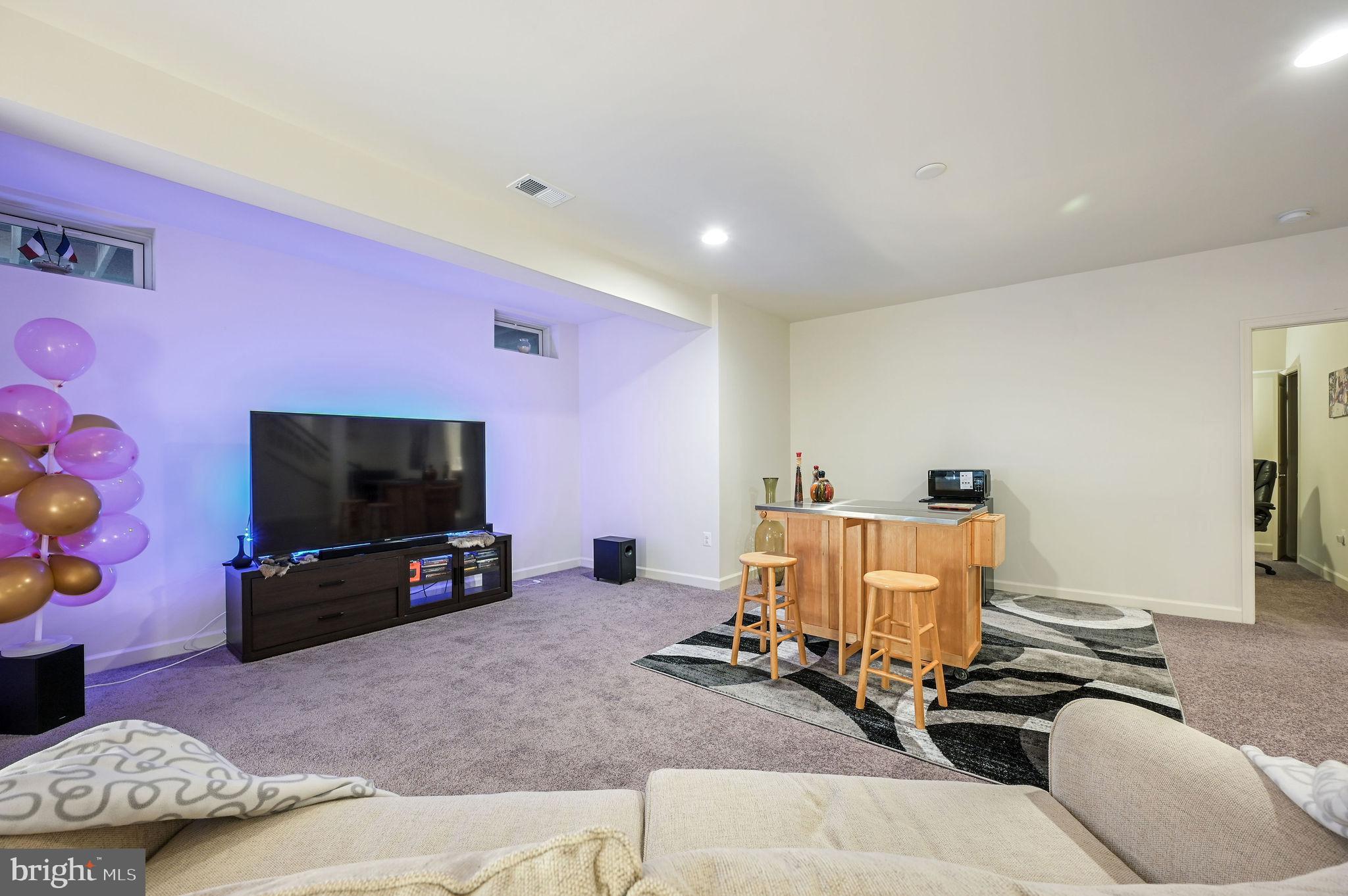 GRIFFITH LAKE ESTATES - Residential