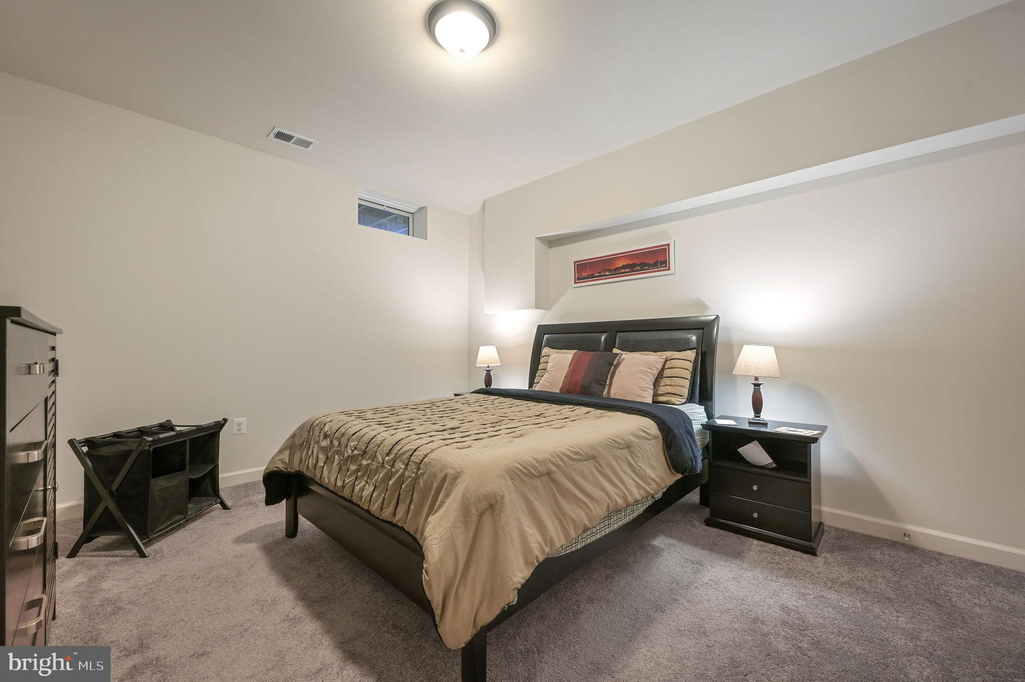 GRIFFITH LAKE ESTATES - Residential