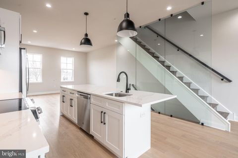 2713 LORRAINE COURT PHILADELPHIA PA 19131