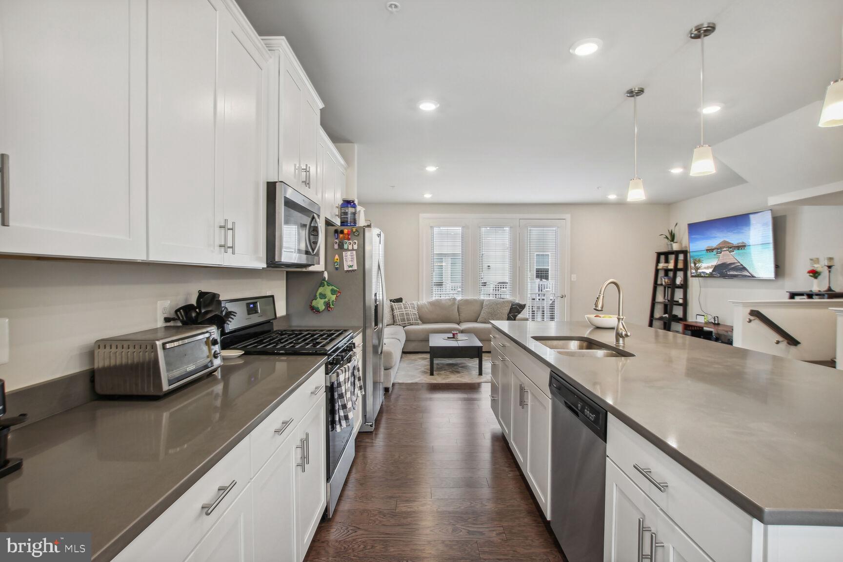 GLENMONT METROCENTRE - Residential Lease