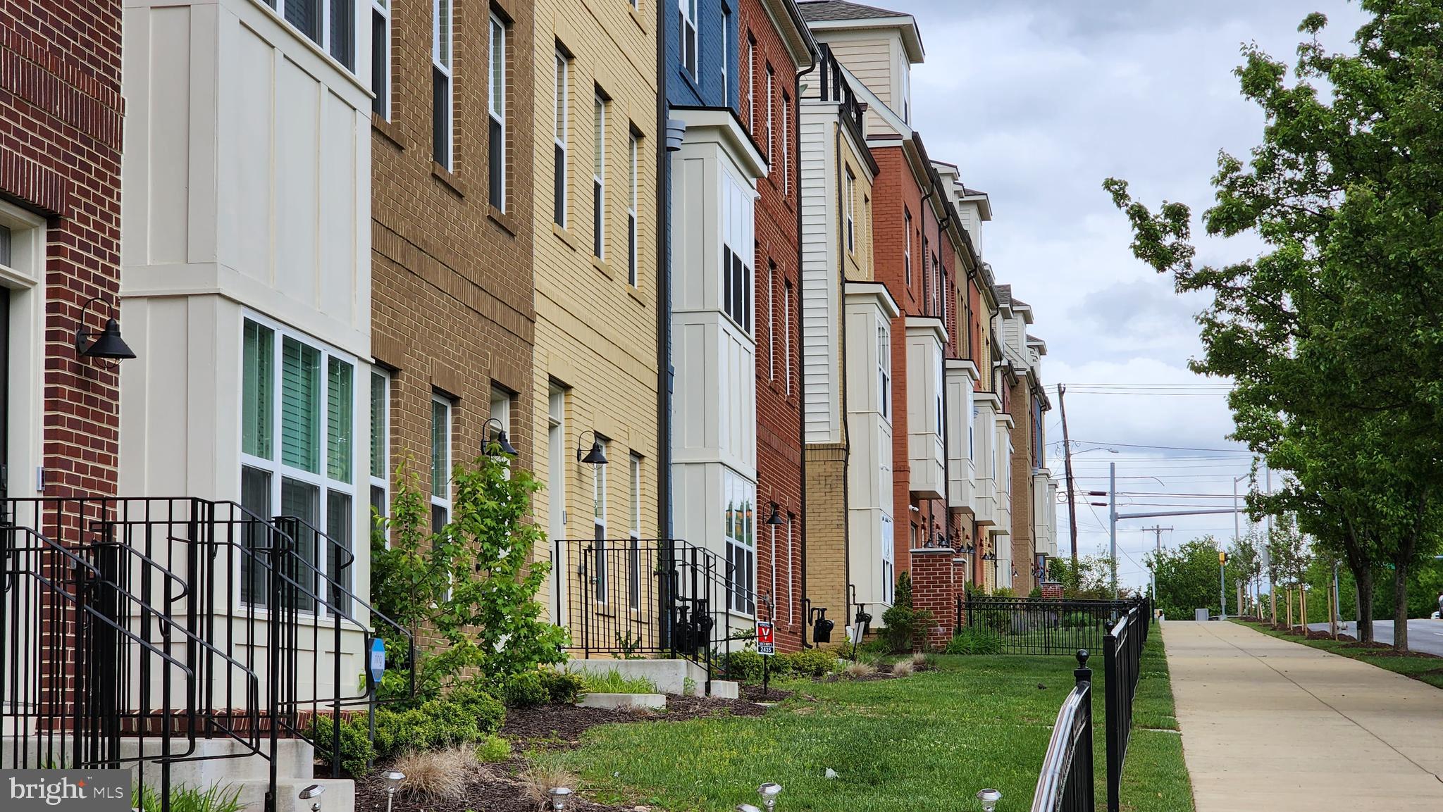 GLENMONT METROCENTRE - Residential Lease