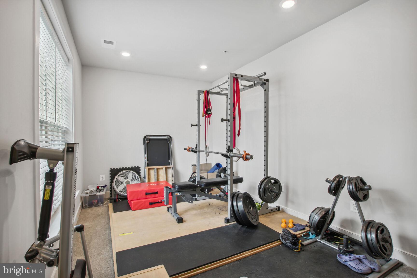 GLENMONT METROCENTRE - Residential Lease