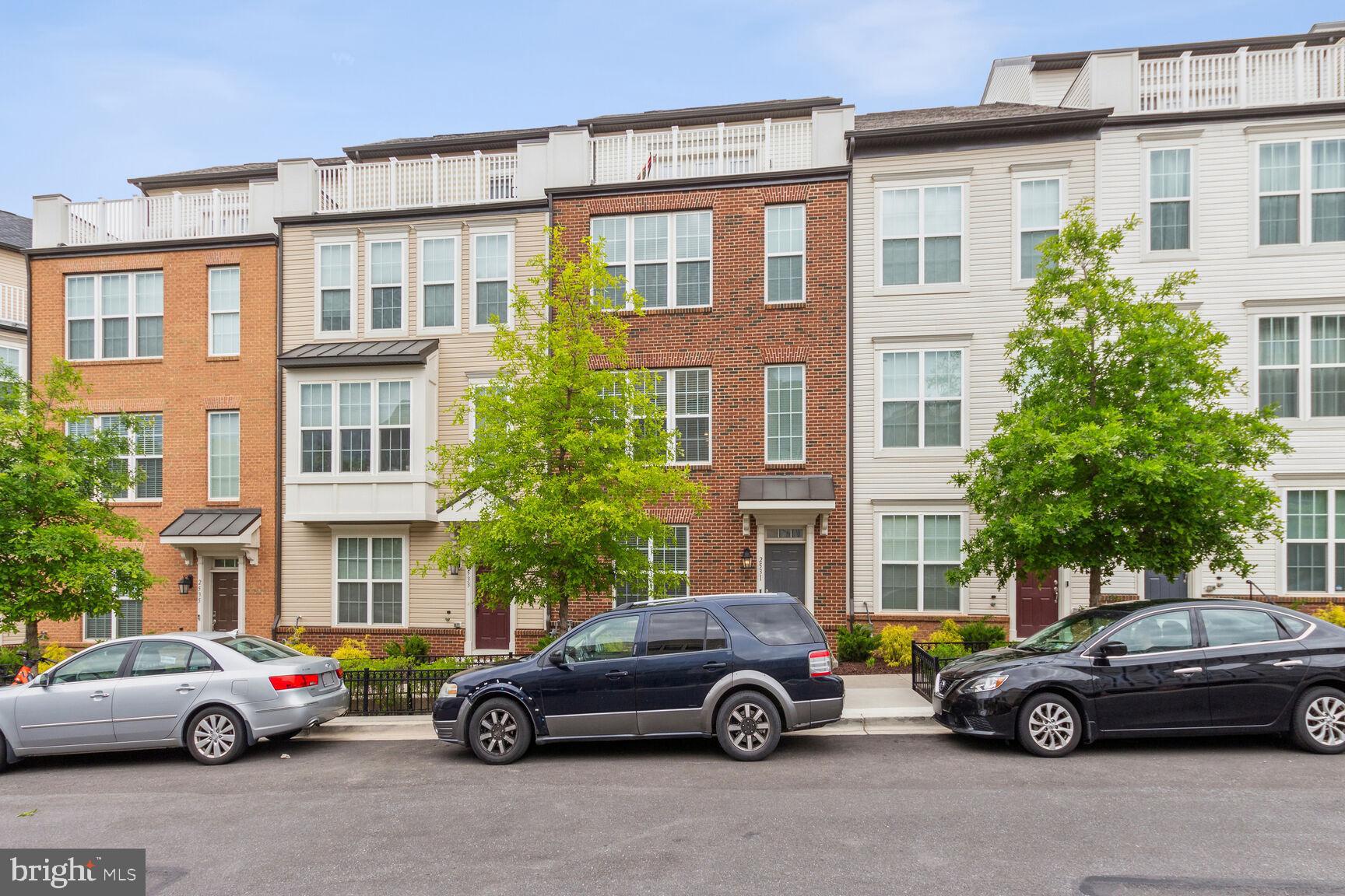 GLENMONT METROCENTRE - Residential Lease