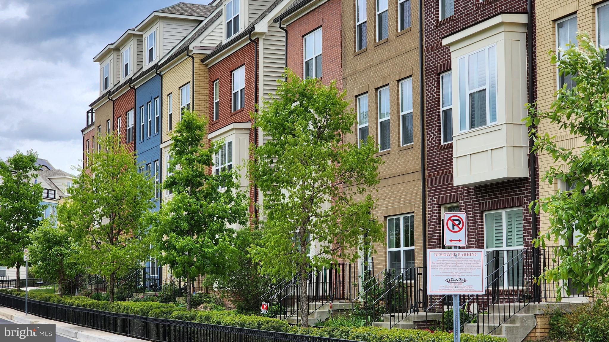 GLENMONT METROCENTRE - Residential Lease