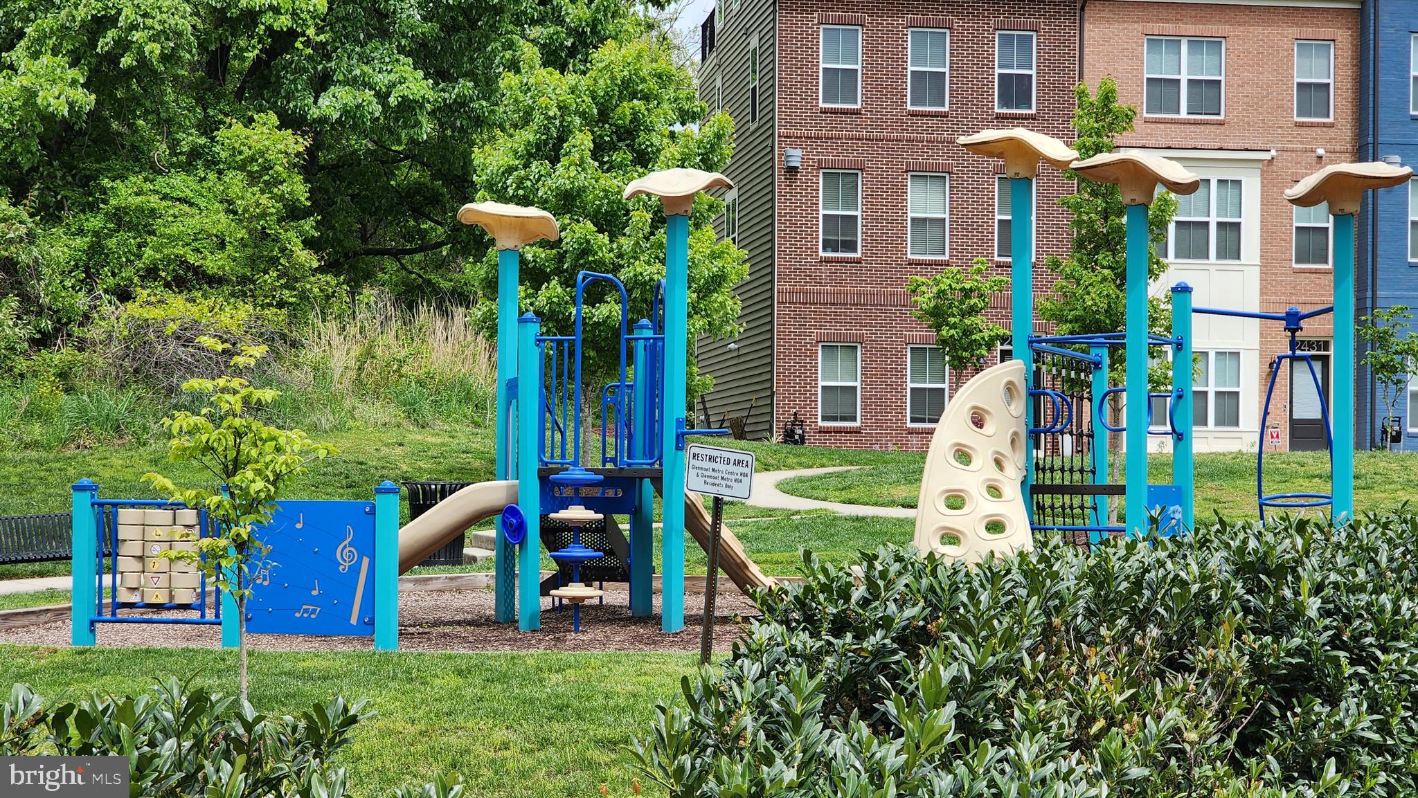 GLENMONT METROCENTRE - Residential Lease