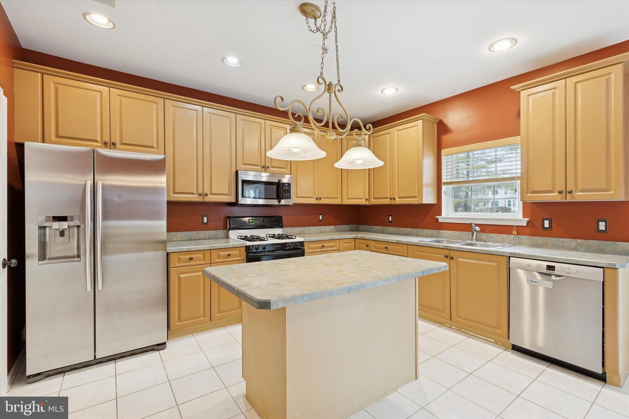 OAKWOOD AT PLYMOUT - Residential