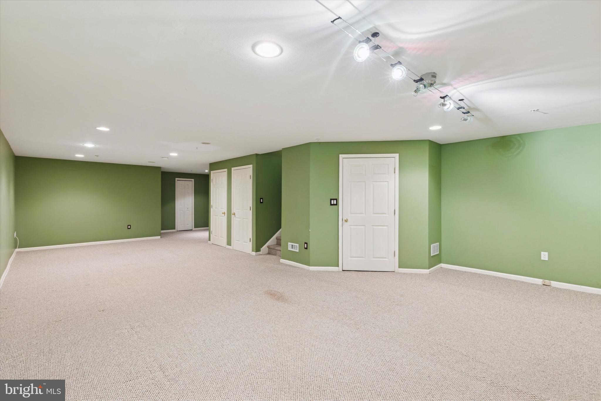 OAKWOOD AT PLYMOUT - Residential